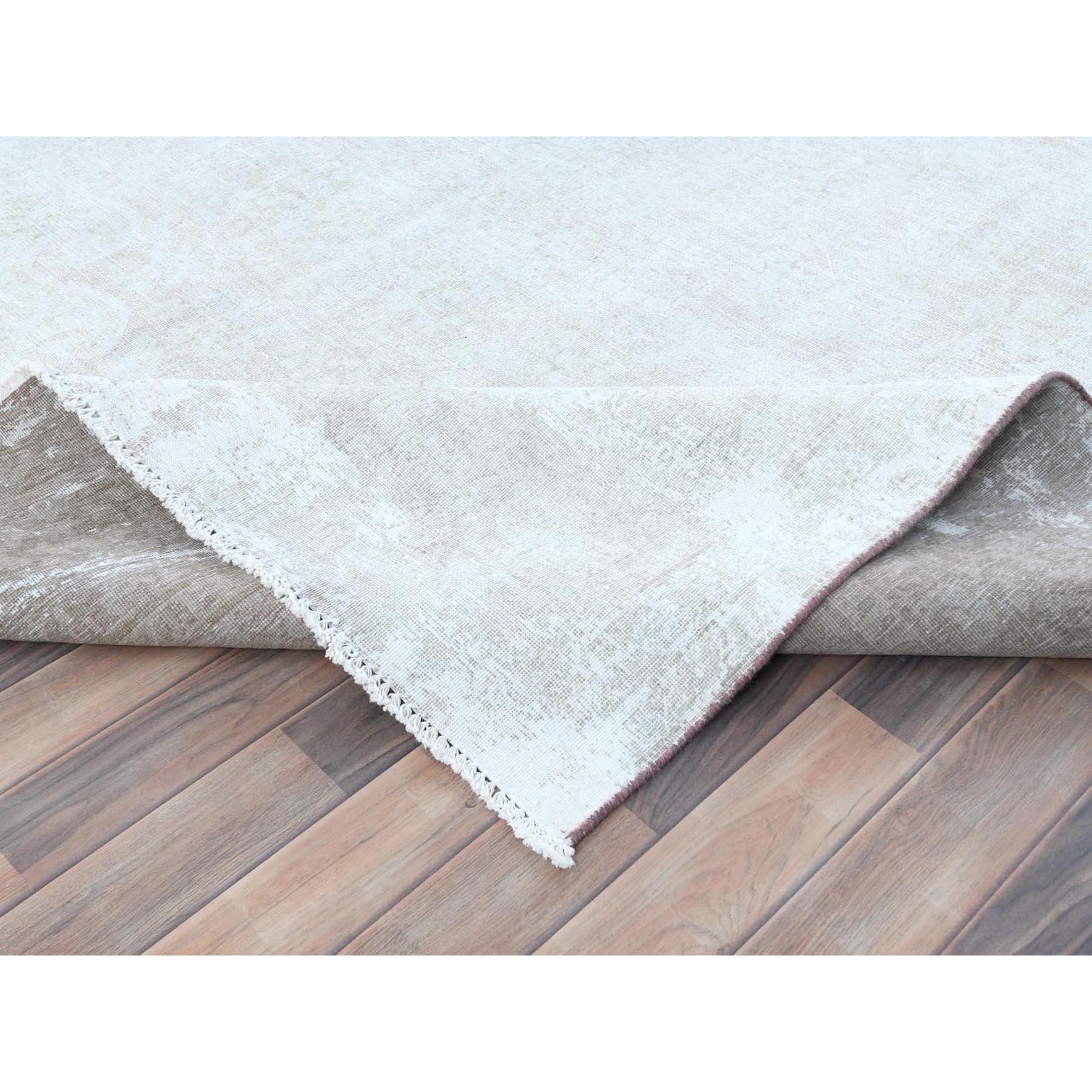 Milieu du XXe siècle Tapis persan Kerman vintage bleu clair noué à la main en laine usée à l'aspect vieilli en vente