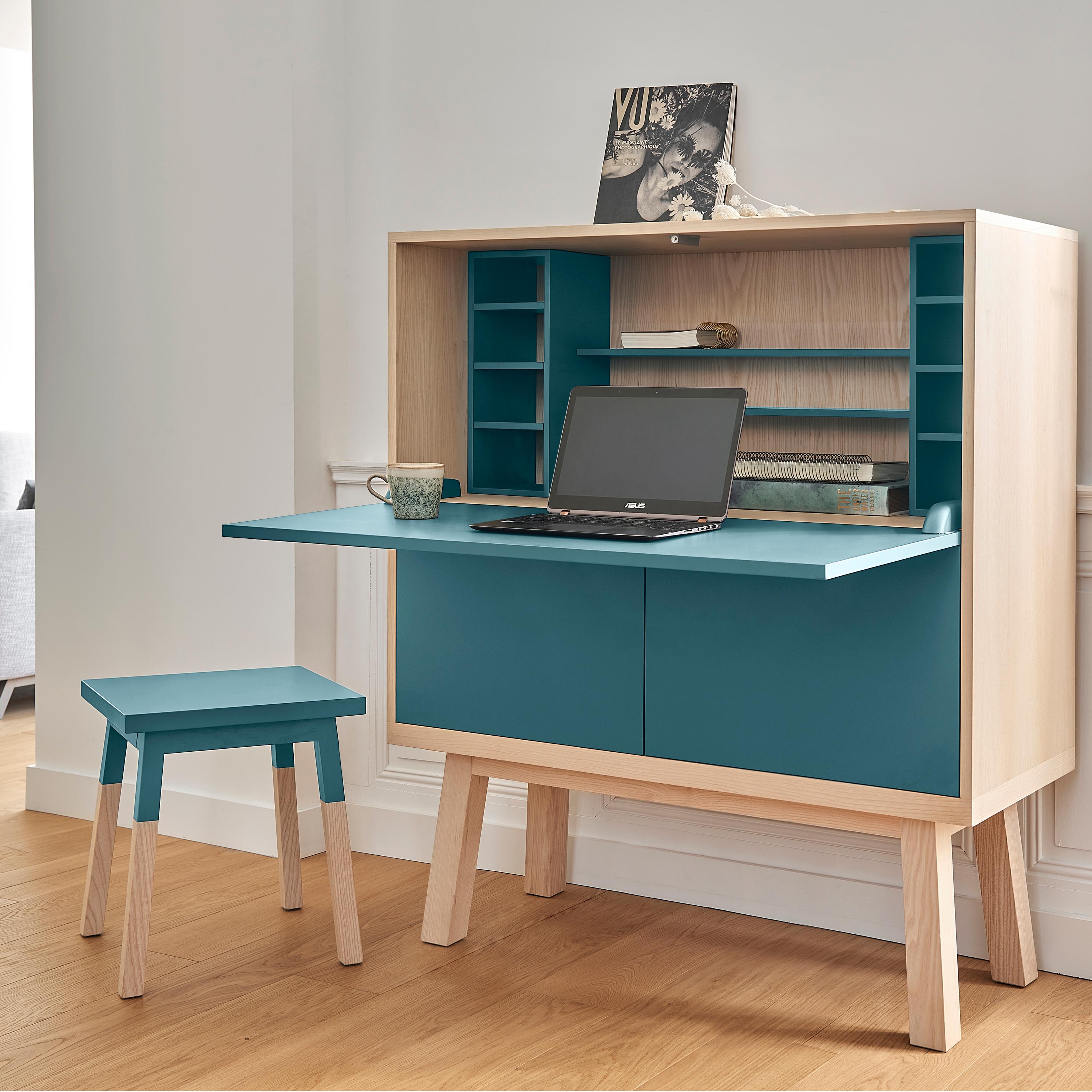 This large secretary desk is designed by the famous parisian Designer Eric Gizard and delivered fully mounted. 

The overall dimensions of the box itself are
Width 120 cm / 47.2''
Height 90 cm / 35.4'' 
Depth 46 cm / 18.11''

Height of the