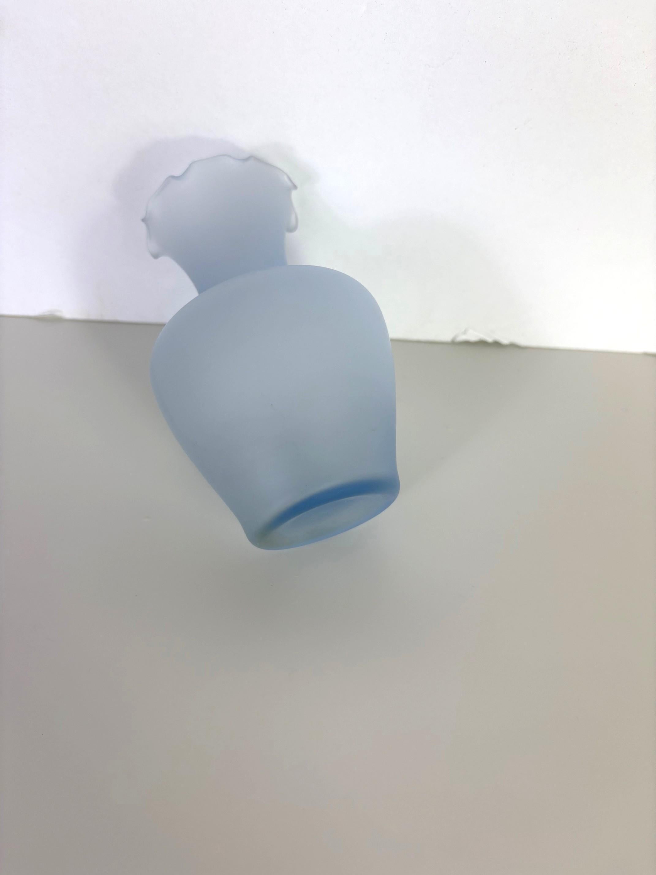 Italiano Vaso di Murano blu chiaro in vendita