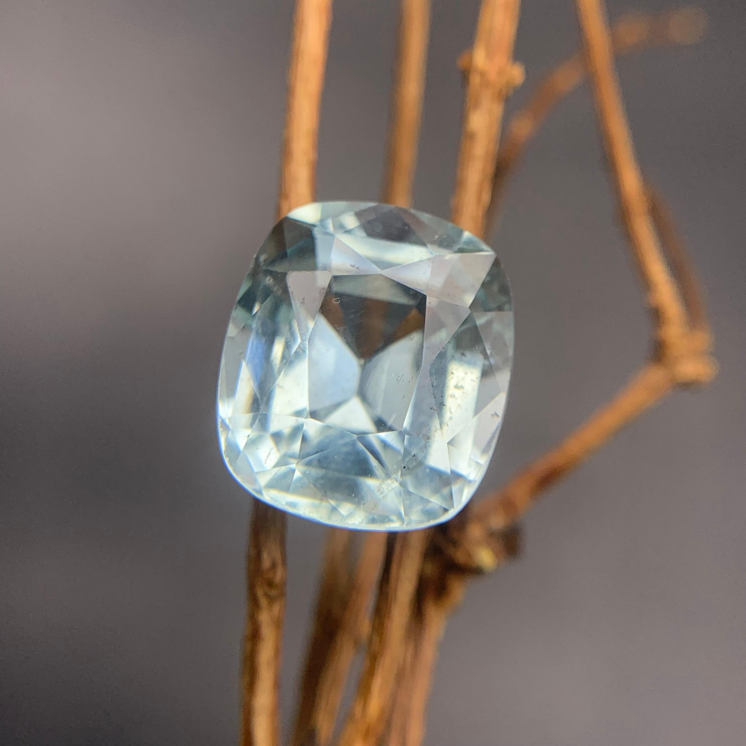 Light Blue Natural Aquamarine Ring Pendant Loose Gemstone 7.46 Carat Cushion Cut For Sale 3