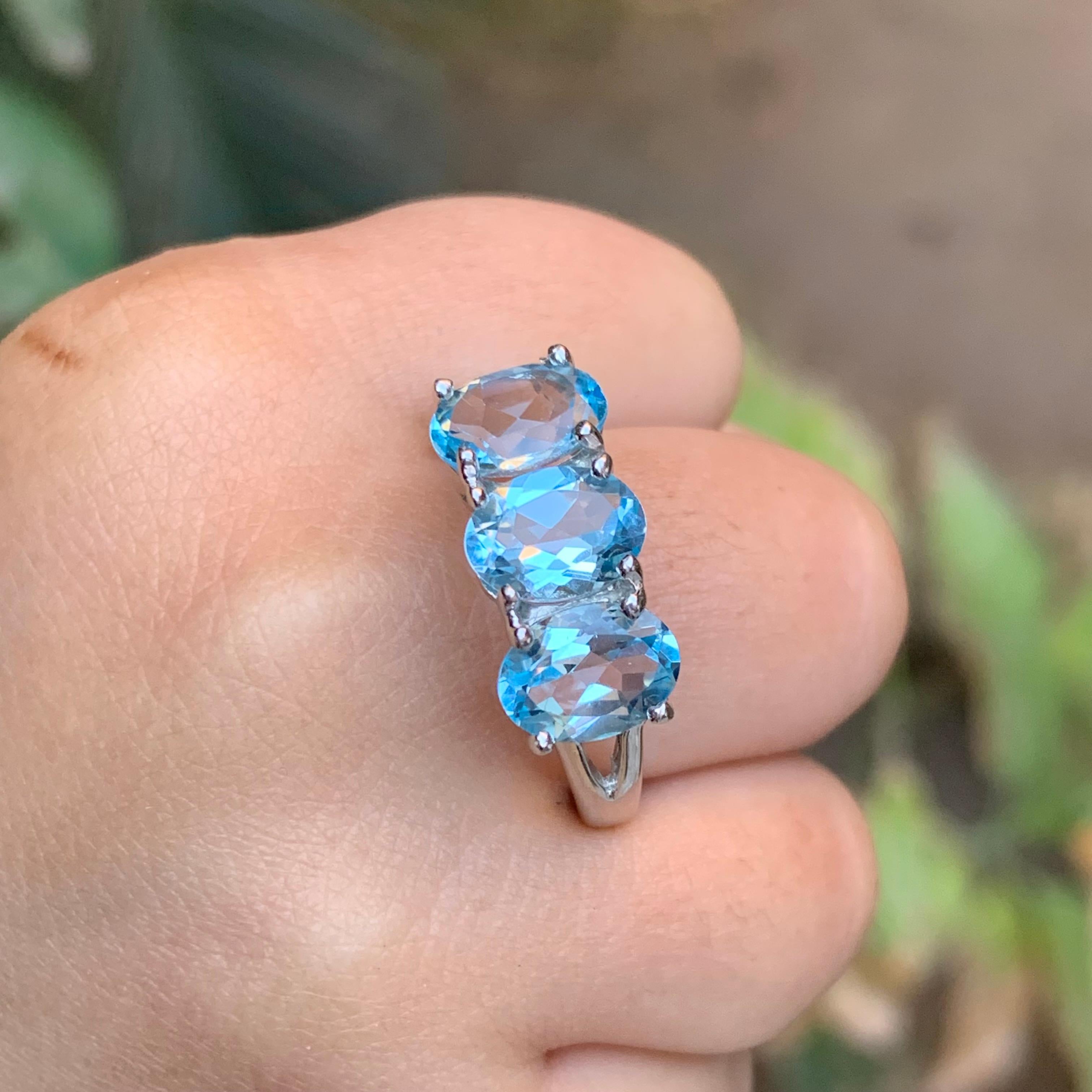 Set di gioielli in argento 925 con topazio naturale azzurro Anello, orecchini e ciondolo in vendita 4