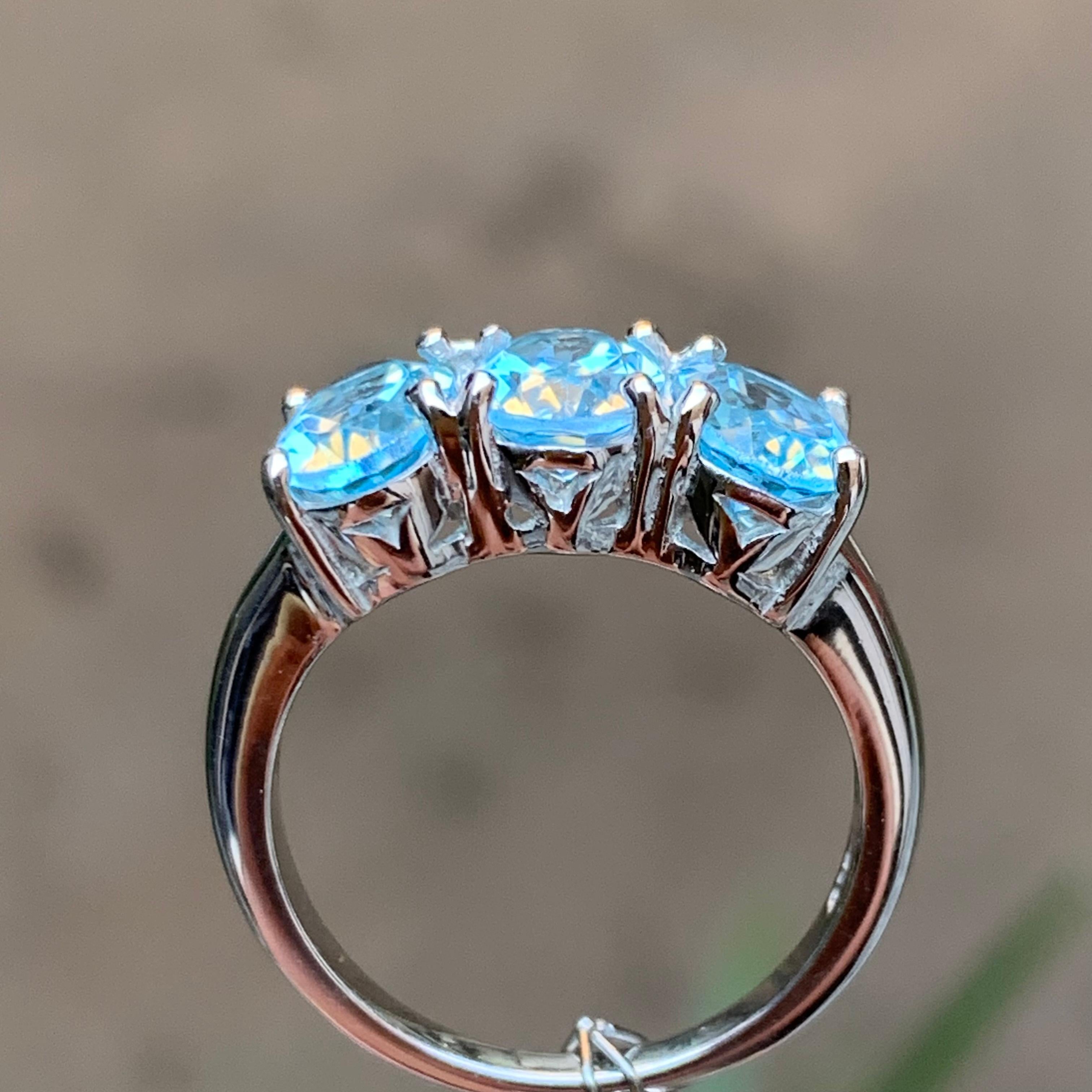 Set di gioielli in argento 925 con topazio naturale azzurro Anello, orecchini e ciondolo in vendita 6