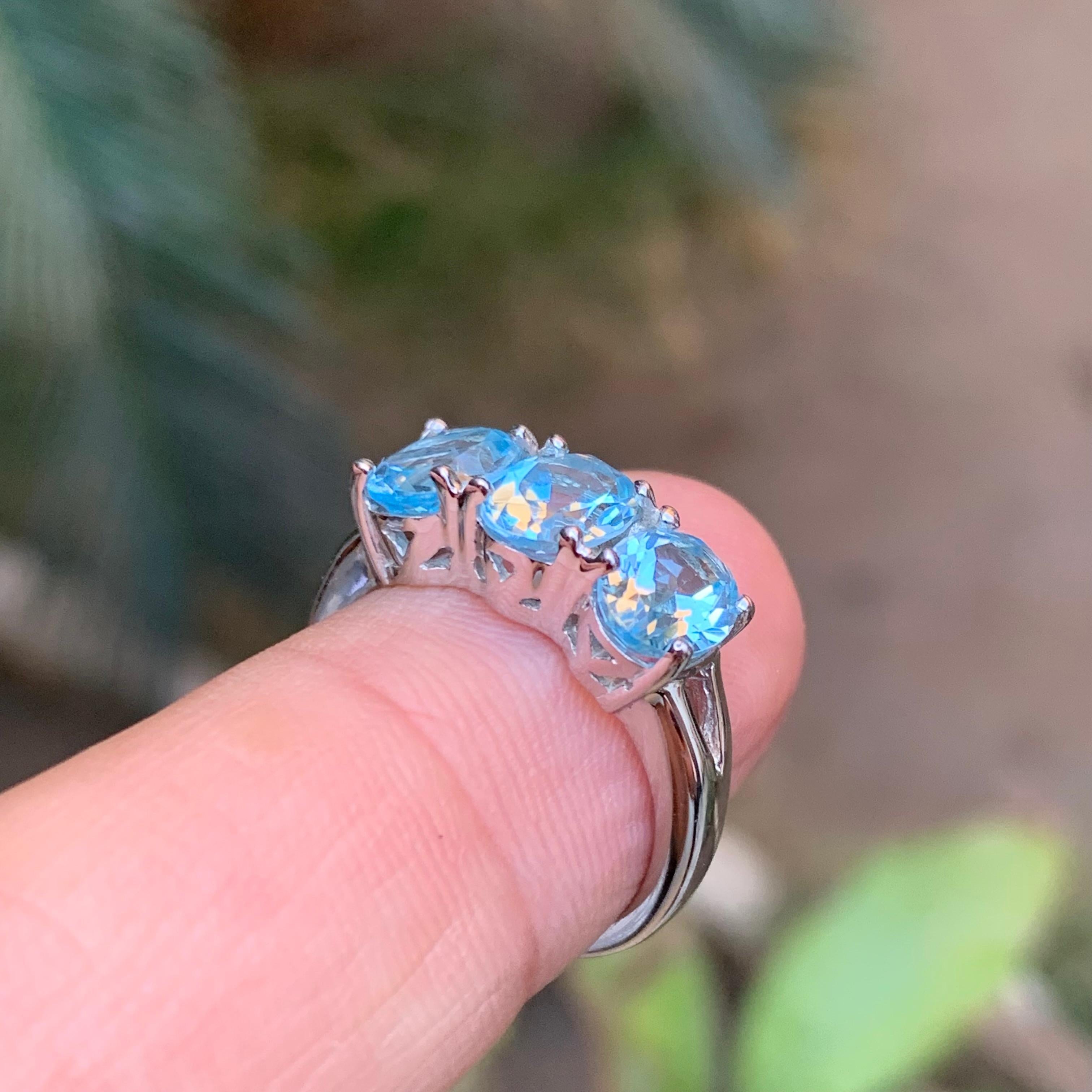 Set di gioielli in argento 925 con topazio naturale azzurro Anello, orecchini e ciondolo in vendita 7