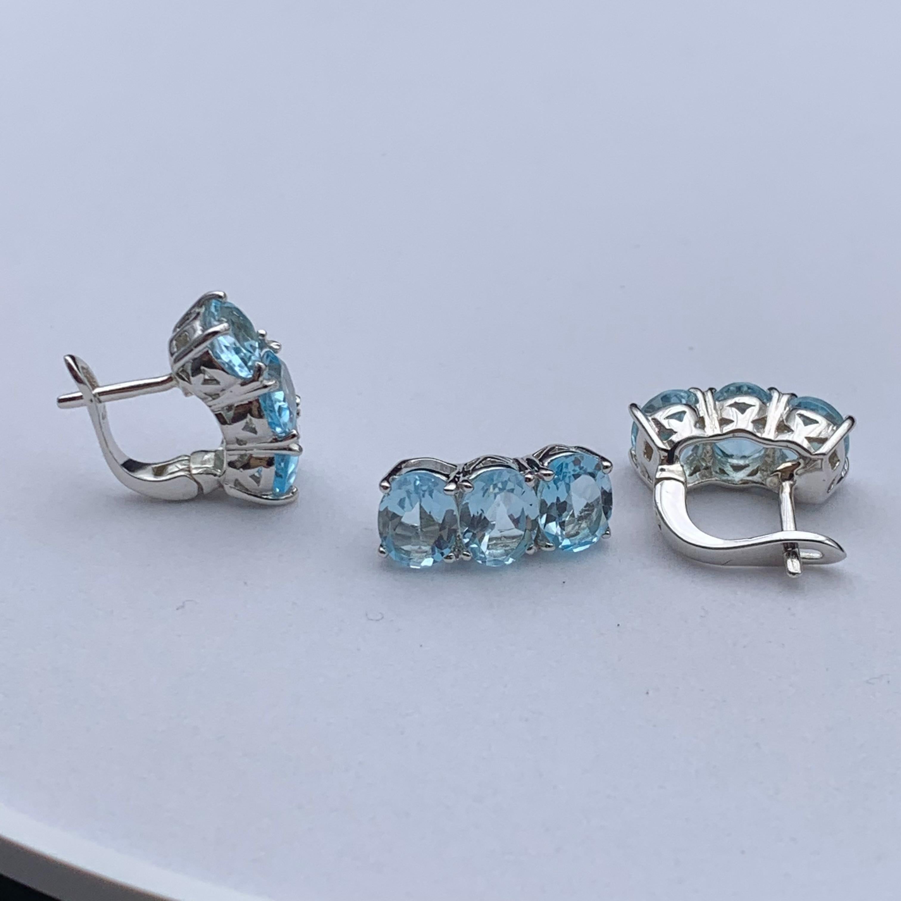 Set di gioielli in argento 925 con topazio naturale azzurro Anello, orecchini e ciondolo in vendita 11