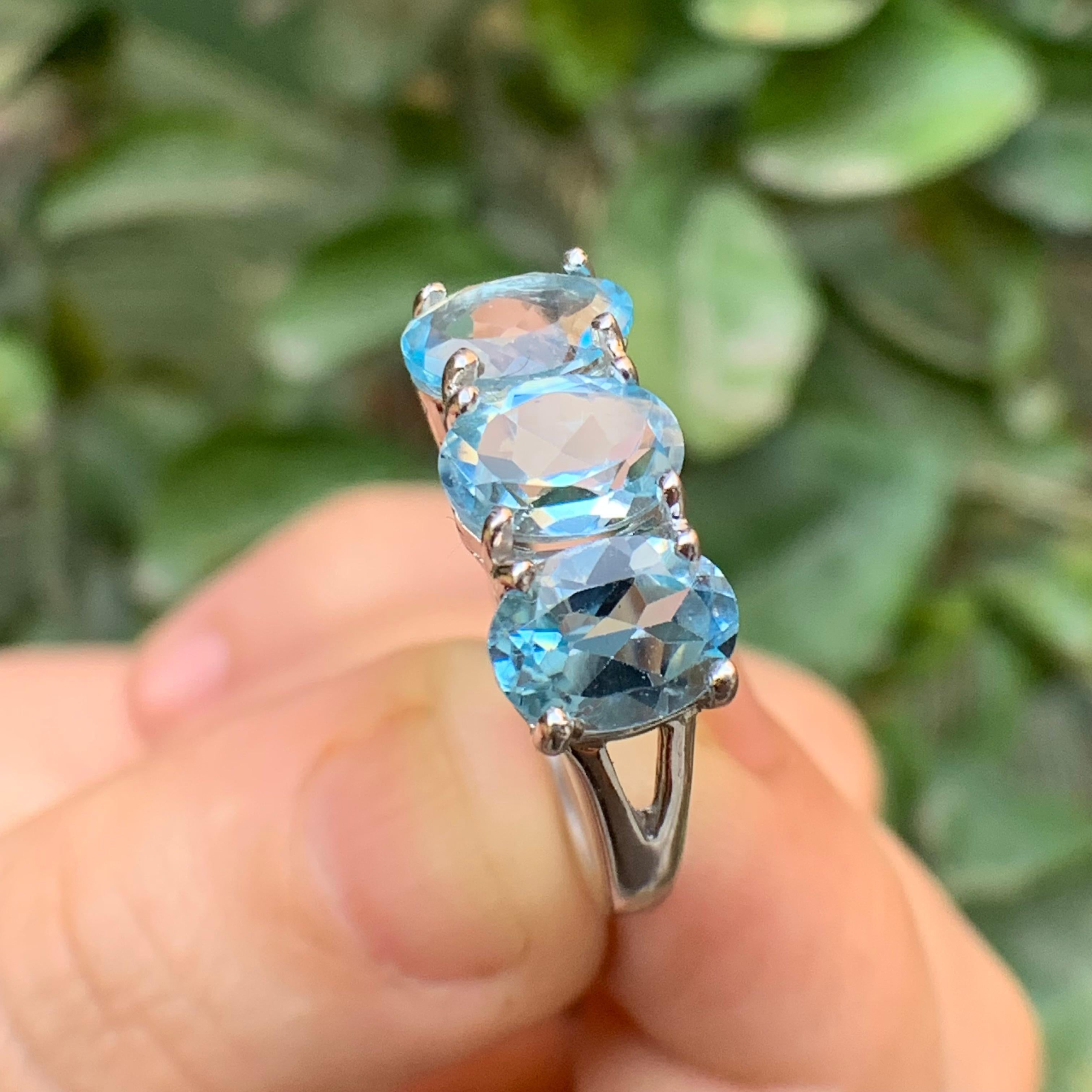 Set di gioielli in argento 925 con topazio naturale azzurro Anello, orecchini e ciondolo In condizioni Nuovo in vendita a Peshawar, PK