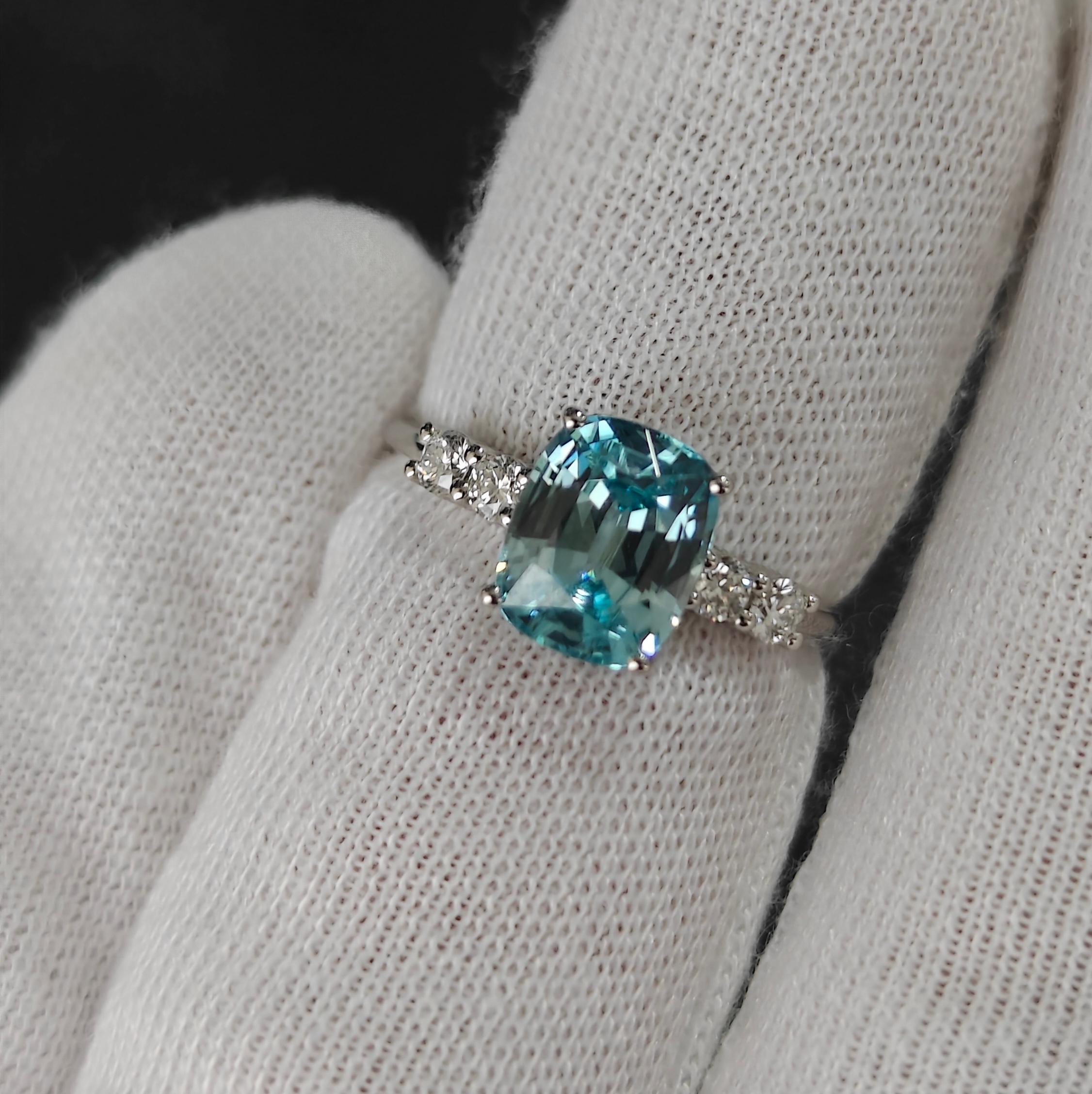 Bague en platine 950 avec zircon naturel bleu clair et diamants blancs naturels en vente 6
