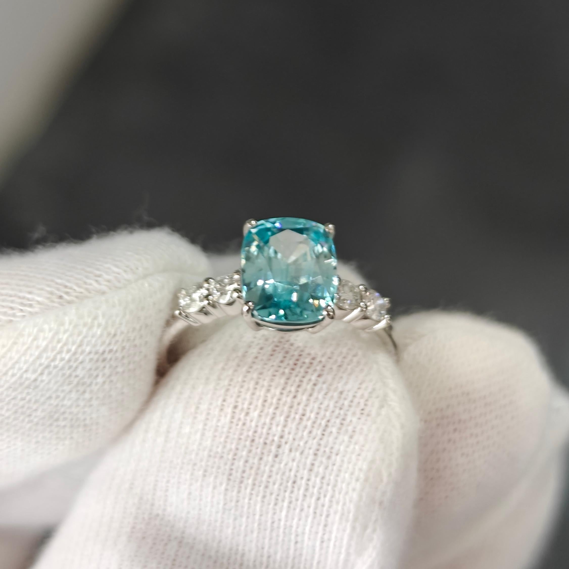 Bague en platine 950 avec zircon naturel bleu clair et diamants blancs naturels en vente 3