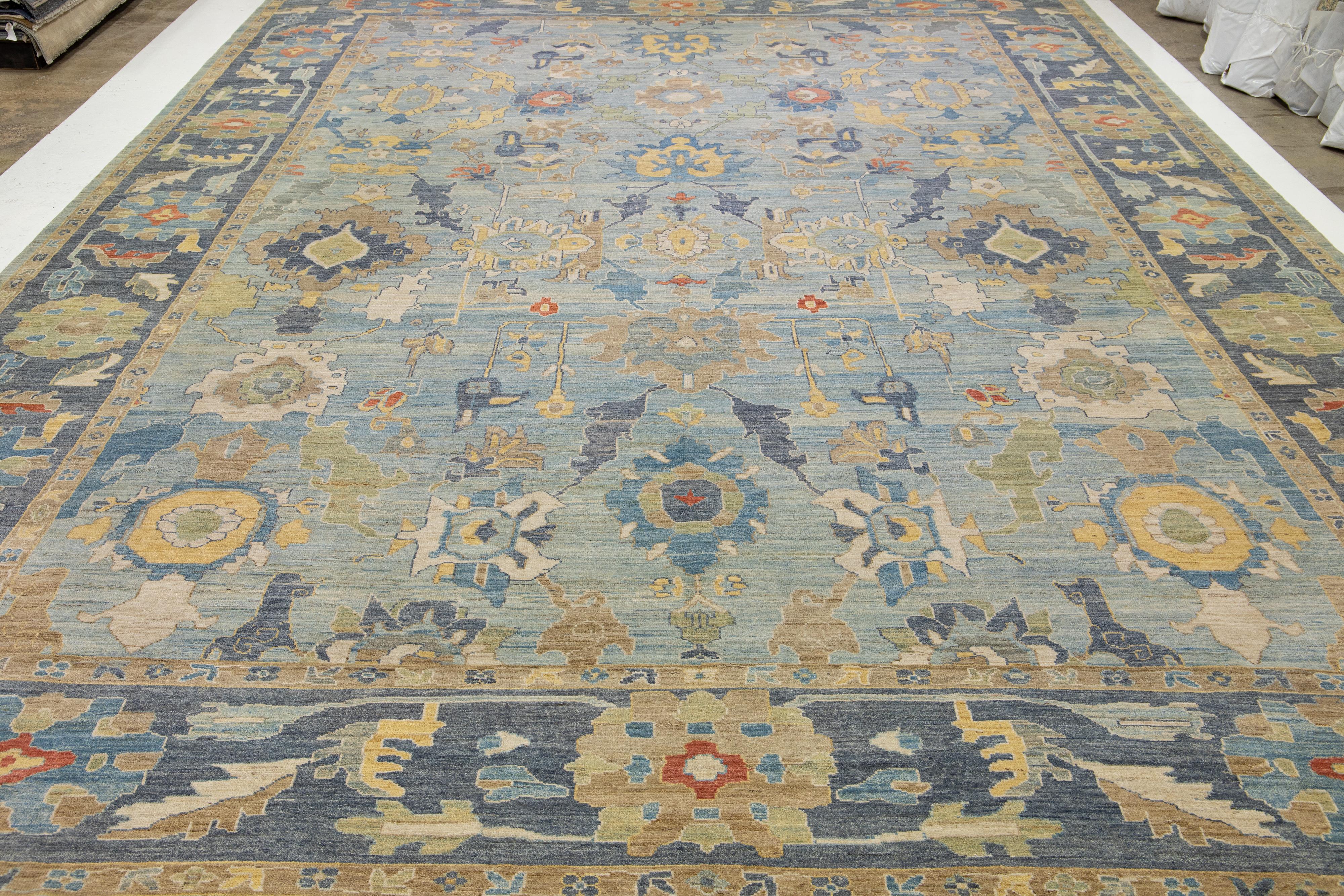 XXIe siècle et contemporain Tapis surdimensionné en laine bleu clair Sultanabad fait à la main avec motif intégral en vente
