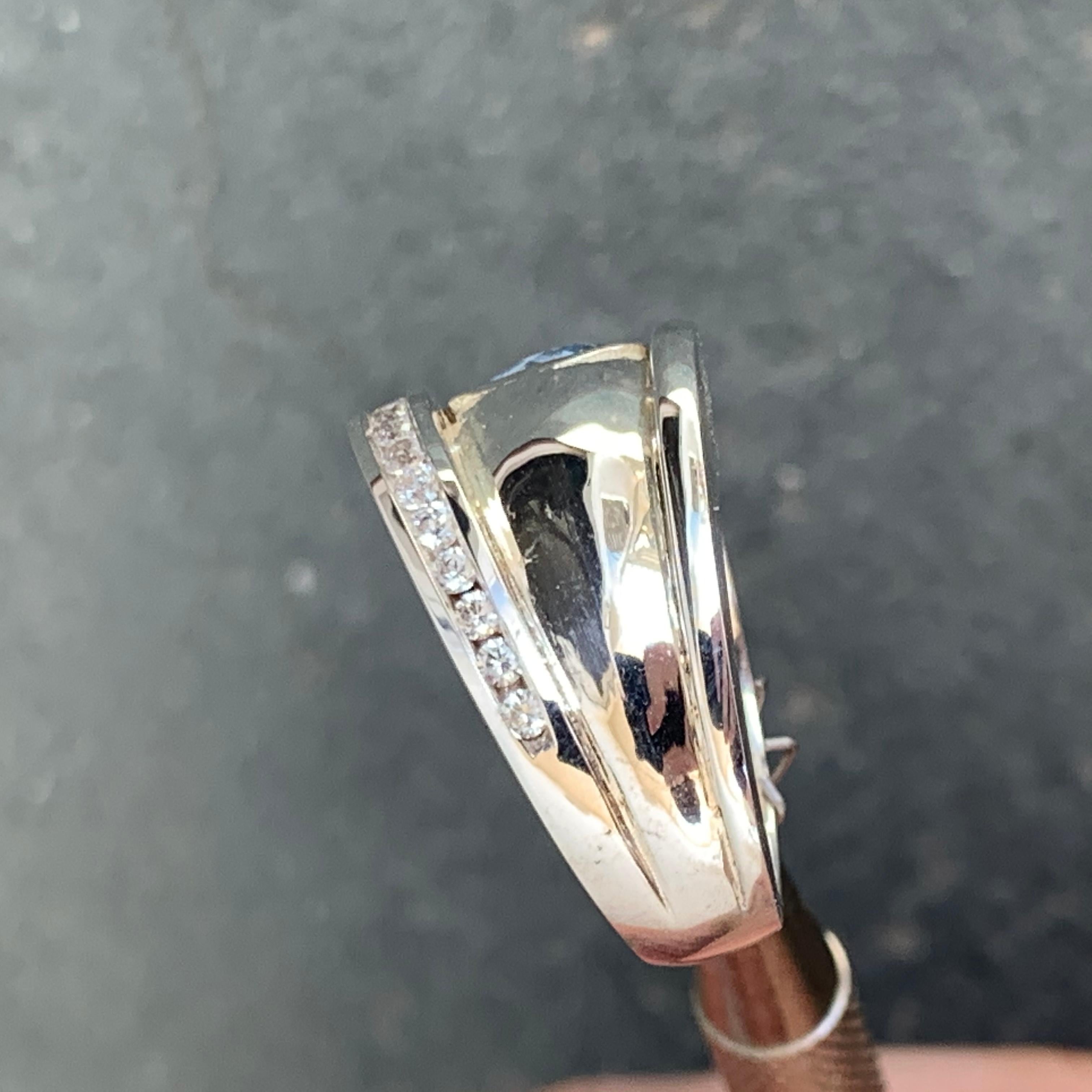 Women's Light Blue Sapphire and Diamond Ring, 1.60 Carat For Sale