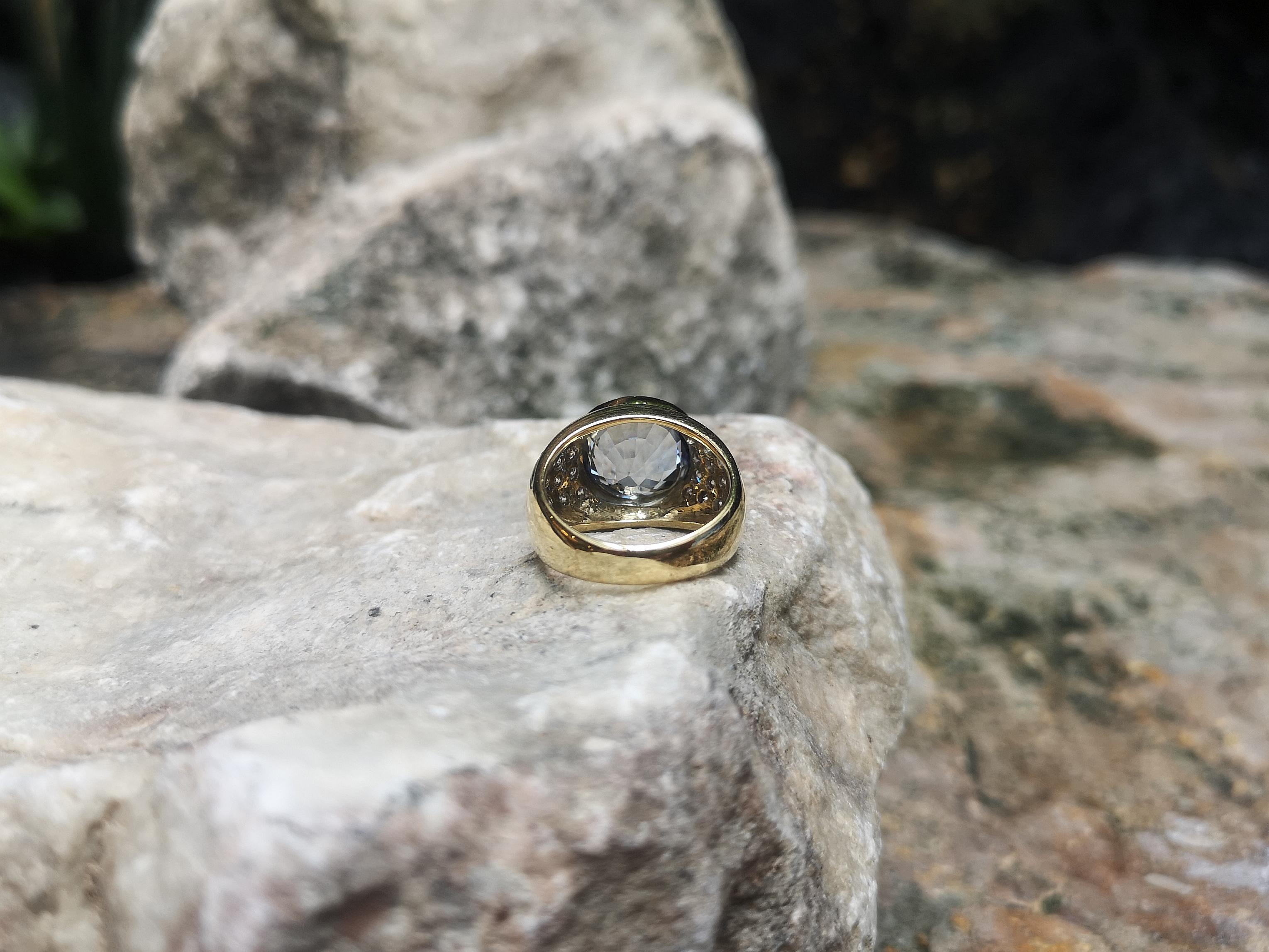 Light Blue Sapphire with Diamond Ring set in 18 Karat Gold Settings For Sale 4