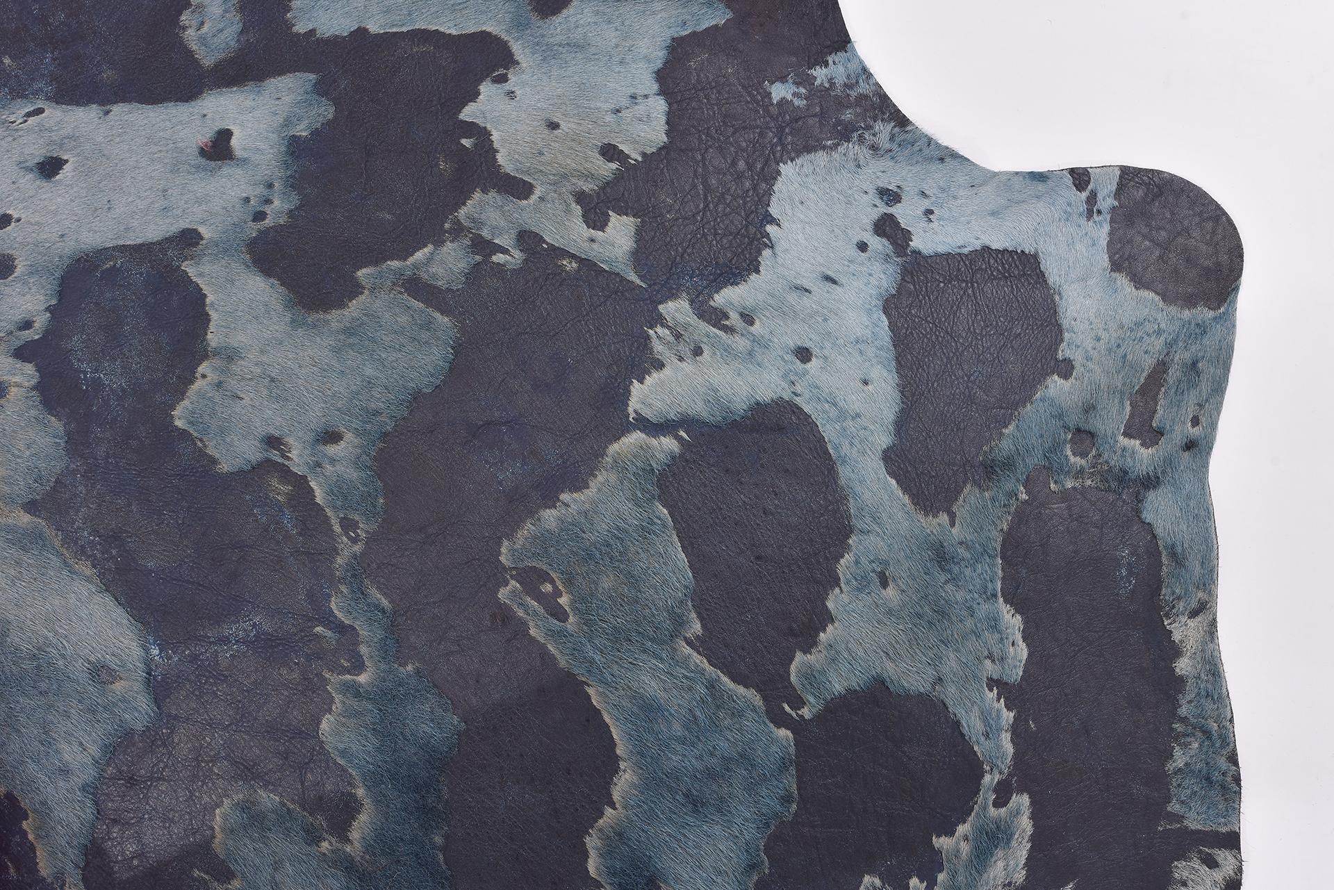Hellblau gefleckte Haut im Zustand „Hervorragend“ im Angebot in Alessandria, Piemonte