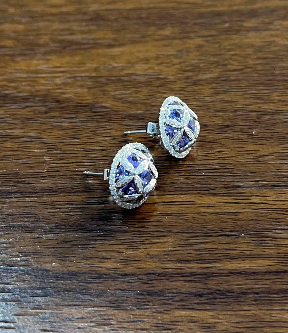 Light Blue Tanzanite White Diamonds 14K White Gold Unique Earrings & Ring Set For Sale 4
