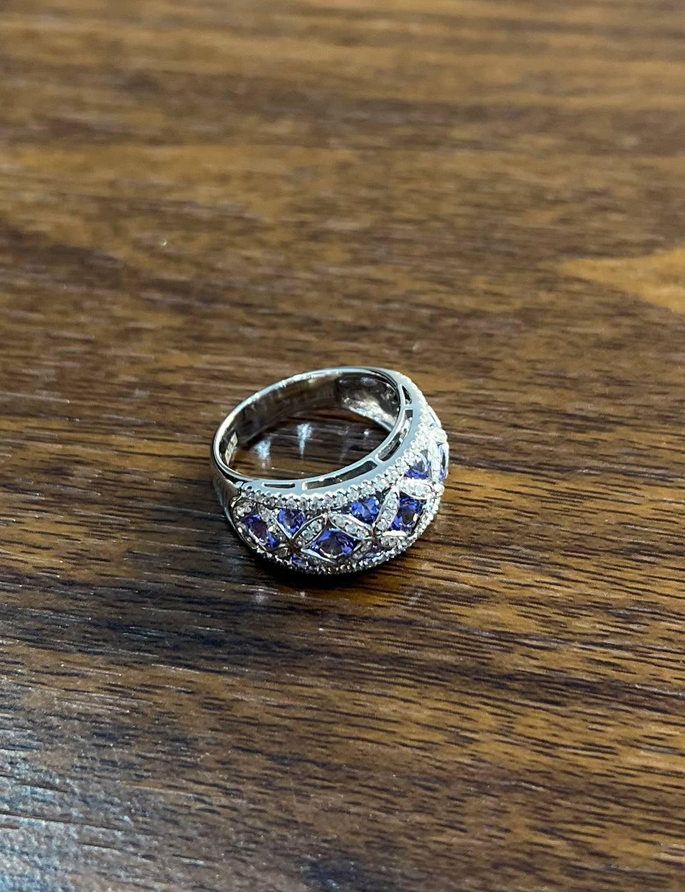 Light Blue Tanzanite White Diamonds 14K White Gold Unique Earrings & Ring Set For Sale 3