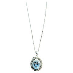 Halskette mit Statement-Anhänger, Hellblauer Topas Weißer Diamant Halo 14K Weißgold