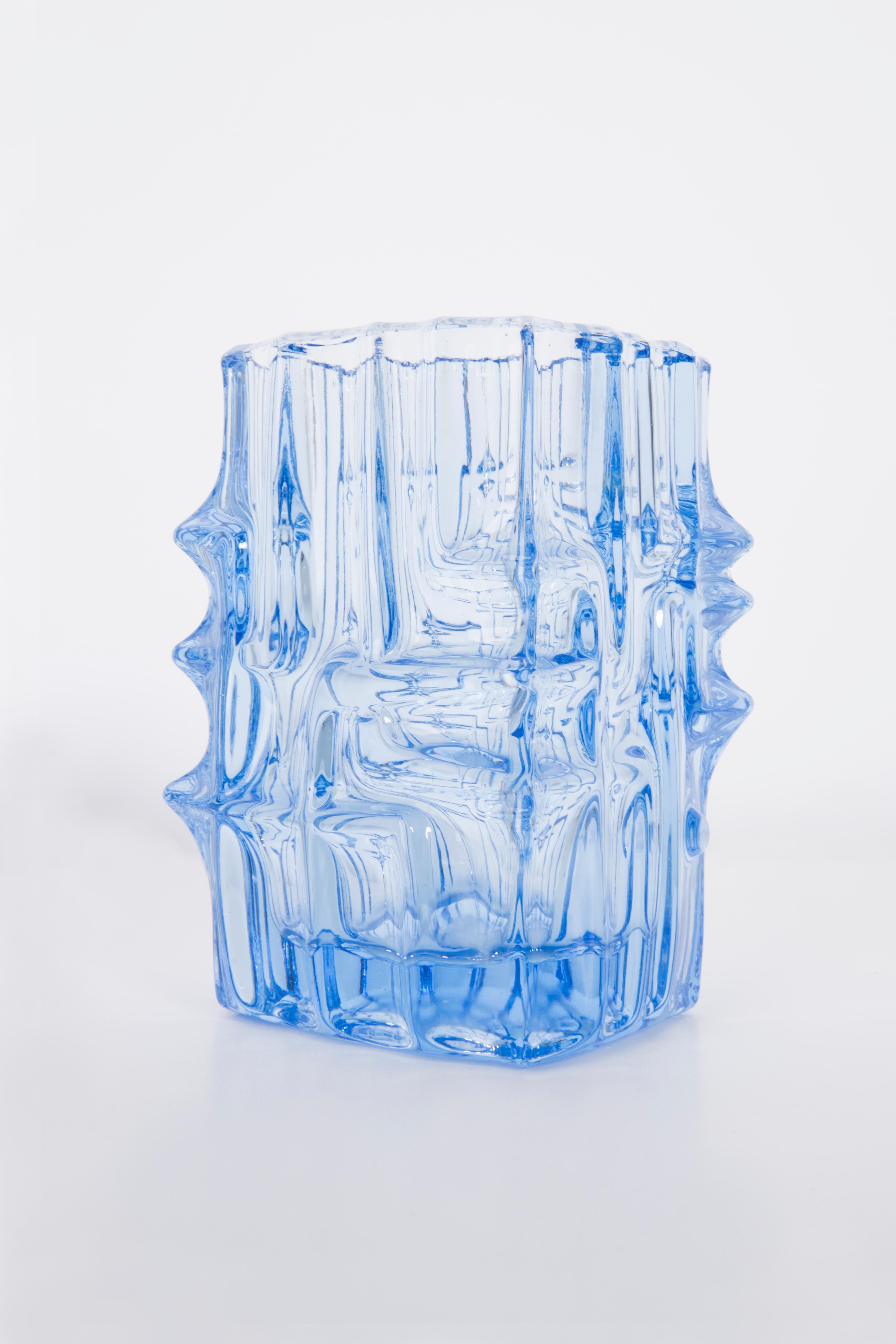 20ième siècle Vase bleu clair de Vladislav Urban pour l'Union de Sklo, XXe siècle, Europe, années 1960 en vente