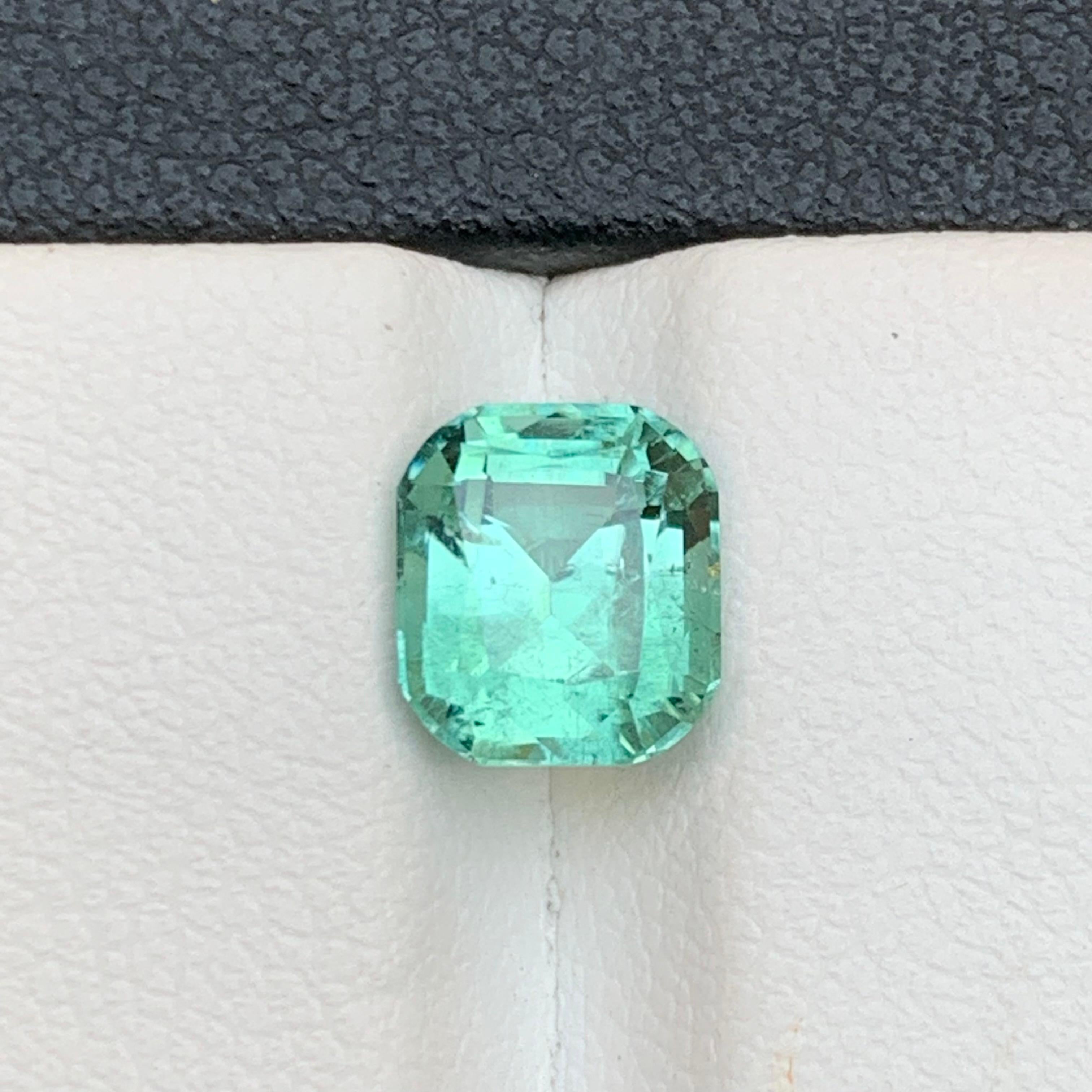Bague en tourmaline naturelle vert clair bleuté taille coussin 2 carats pour bijouterie en vente 6