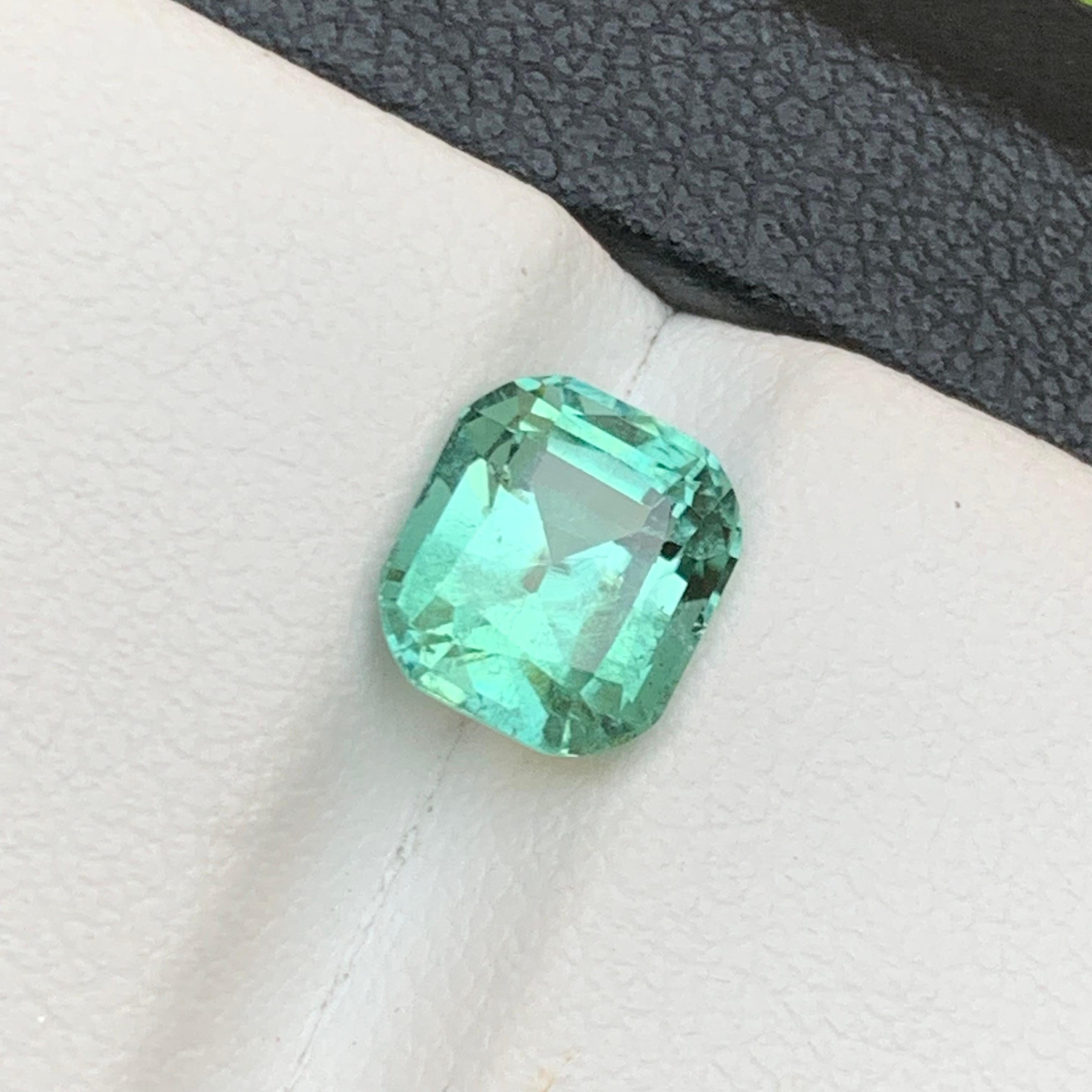 Tourmaline naturelle vert bleuâtre pour bague, collier, pendentif en  Coupe coussin carrée de Kunar Afghanistan !!!

💎 TYPE DE PIERRE PRÉCIEUSE : Tourmaline
⚖️ POIDS : 2 Carats
🪚 SHAPE & CUT : Coupe coussin carrée
📏 TAILLE (MM) : 7,57 x 6,72 x