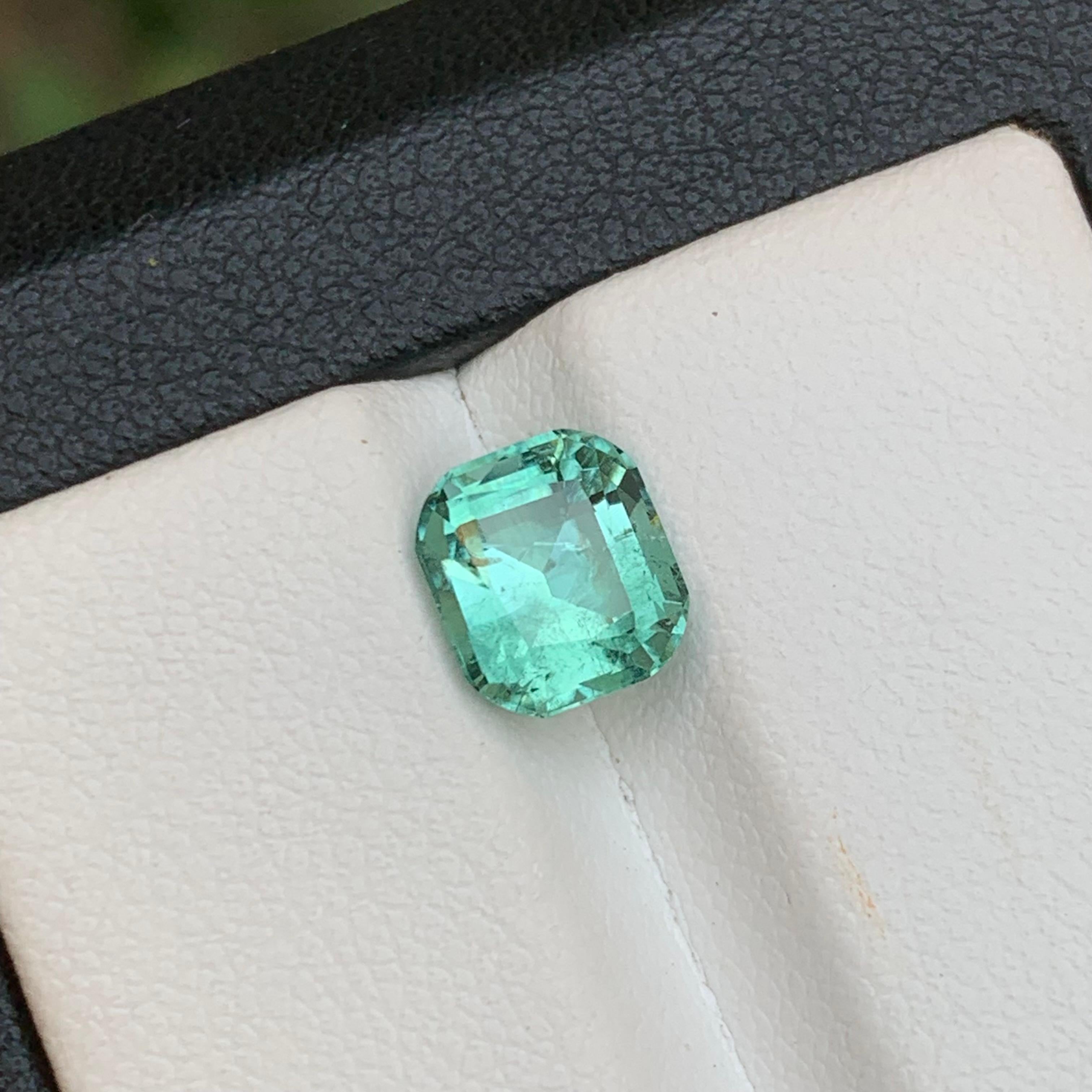 Bague en tourmaline naturelle vert clair bleuté taille coussin 2 carats pour bijouterie en vente 3