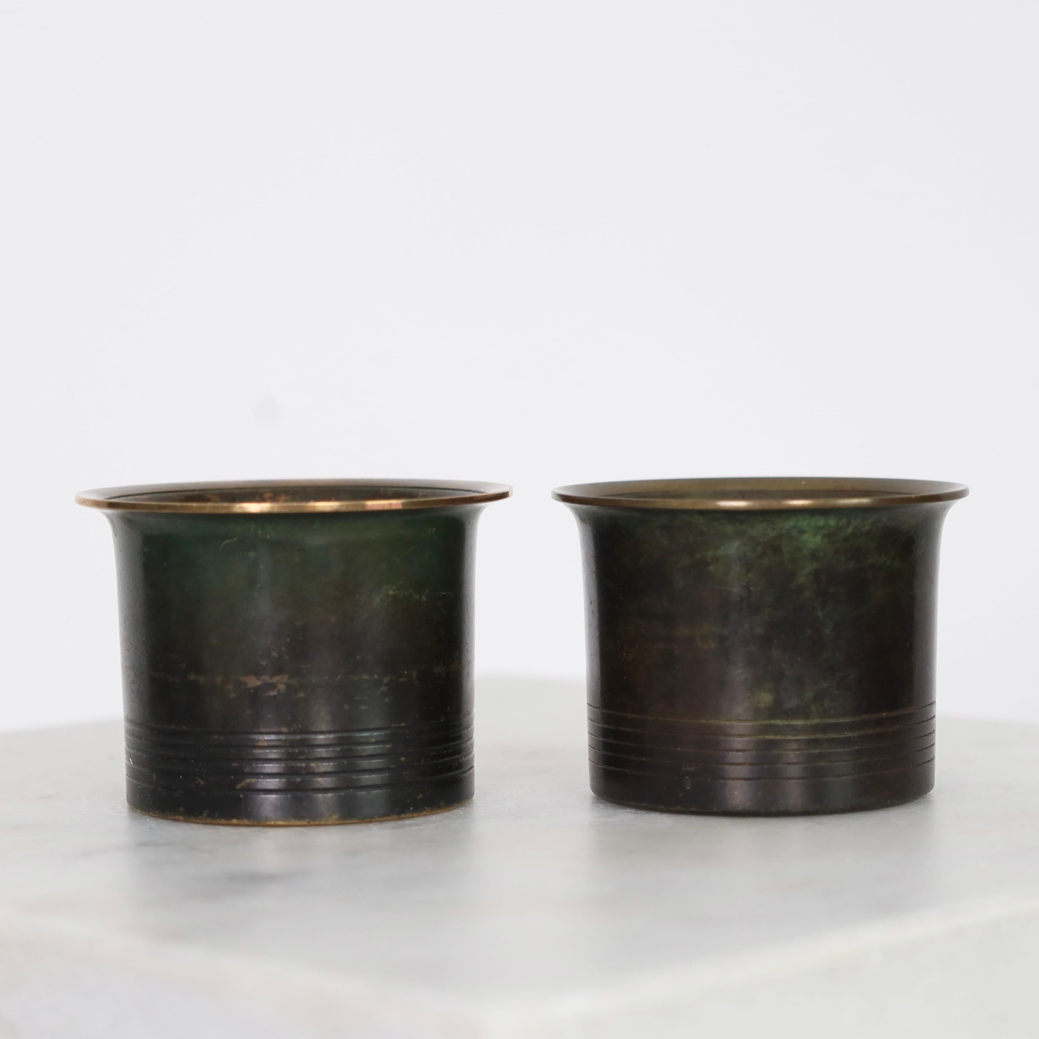 Metà XX secolo Tazze in bronzo chiaro di Just Andersen, anni '30, Danimarca in vendita