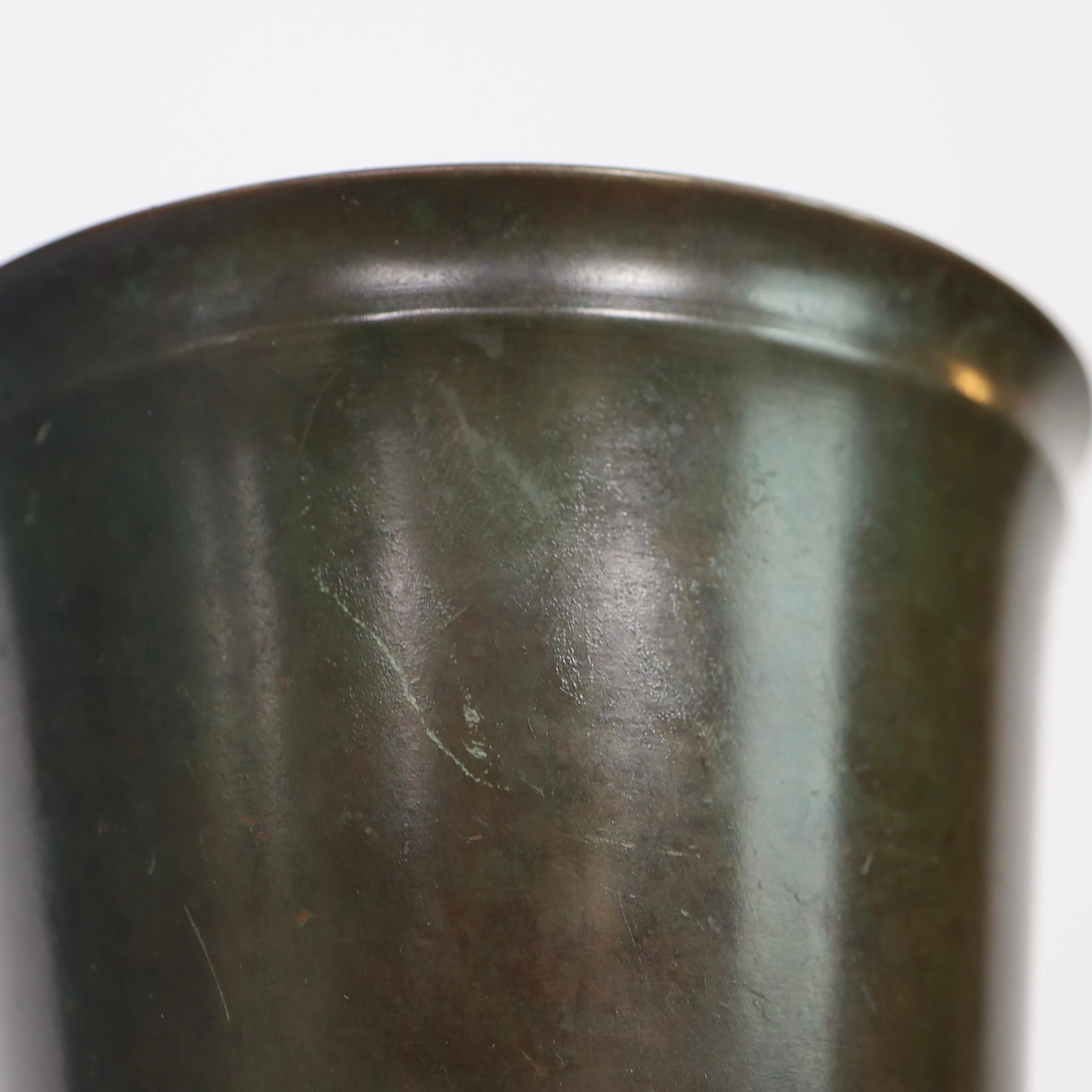 Vaso in bronzo chiaro di Just Andersen, anni '30, Danimarca in vendita 5