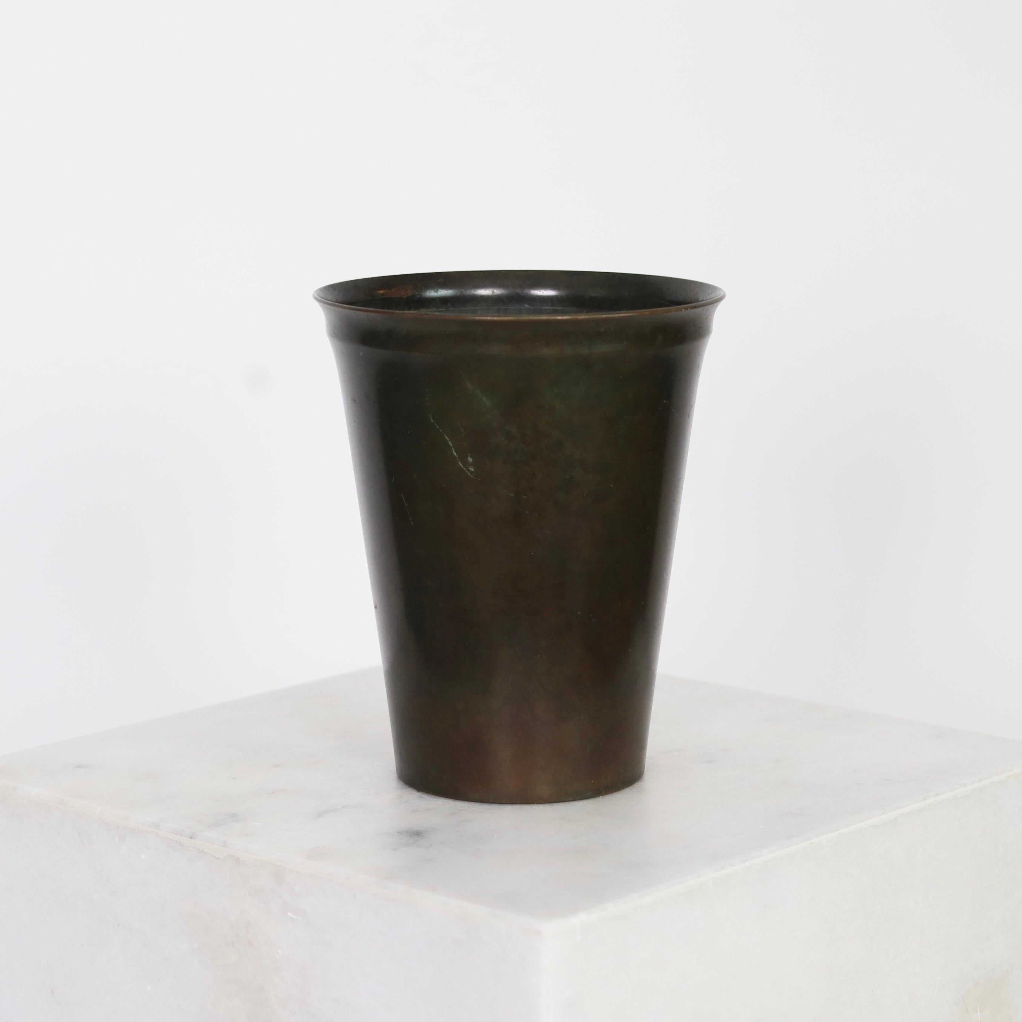Vaso in bronzo chiaro di Just Andersen, anni '30, Danimarca in vendita 6