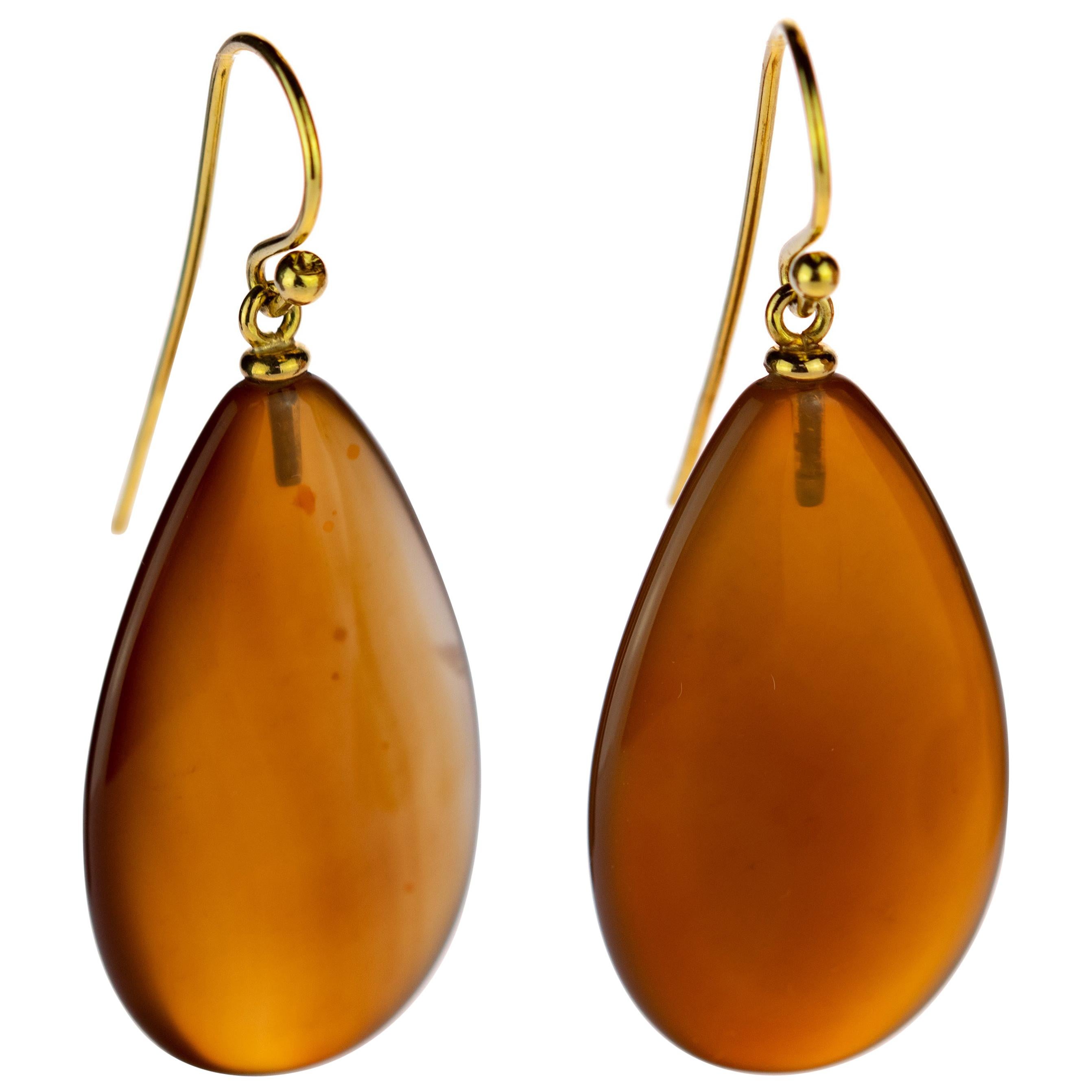 Orecchini lunghi a goccia con gancio in agata marrone chiaro in oro giallo 18 carati in vendita