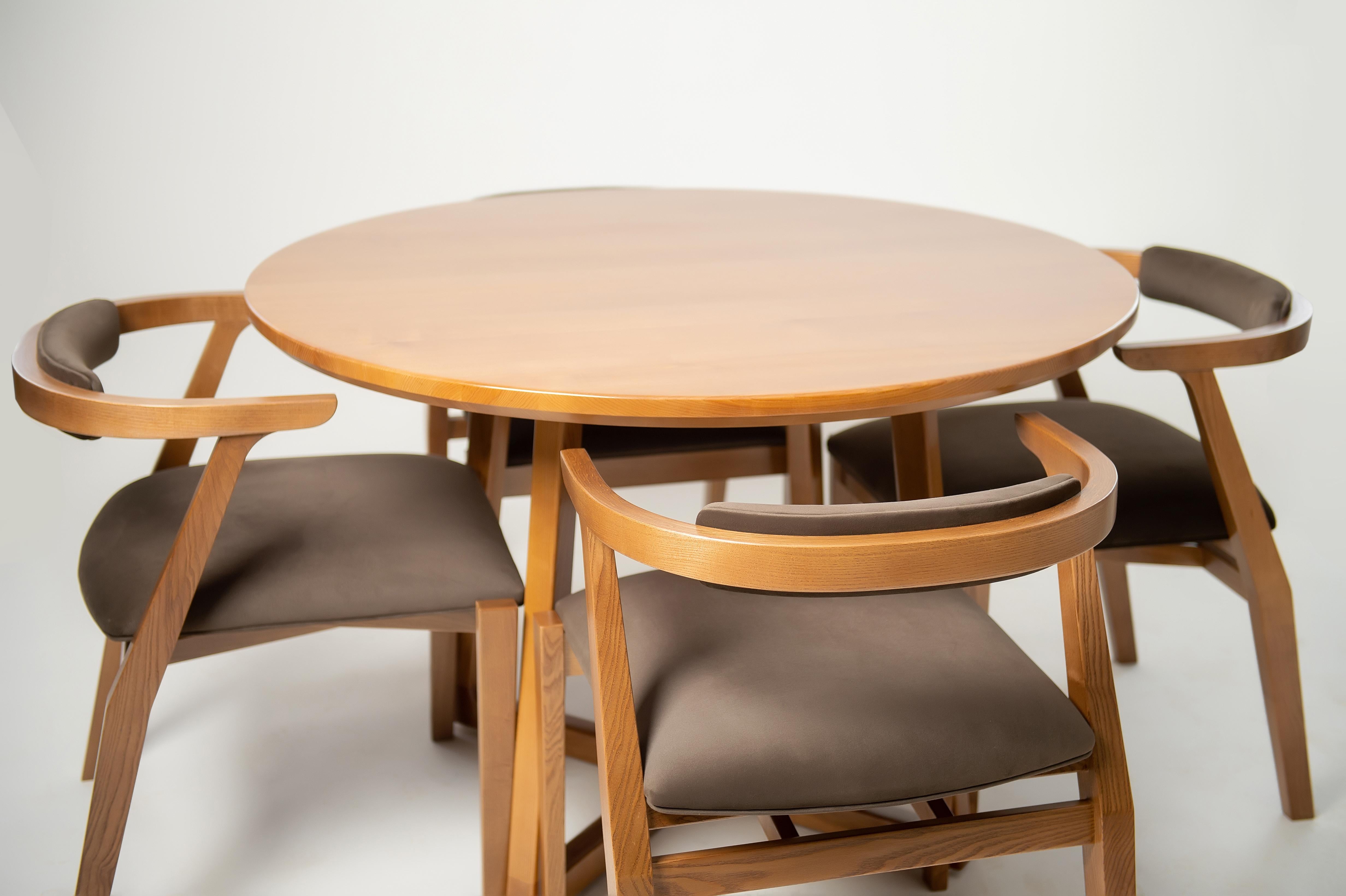Light Brown Ash Solid Wood Round Dining Table For Sale 4