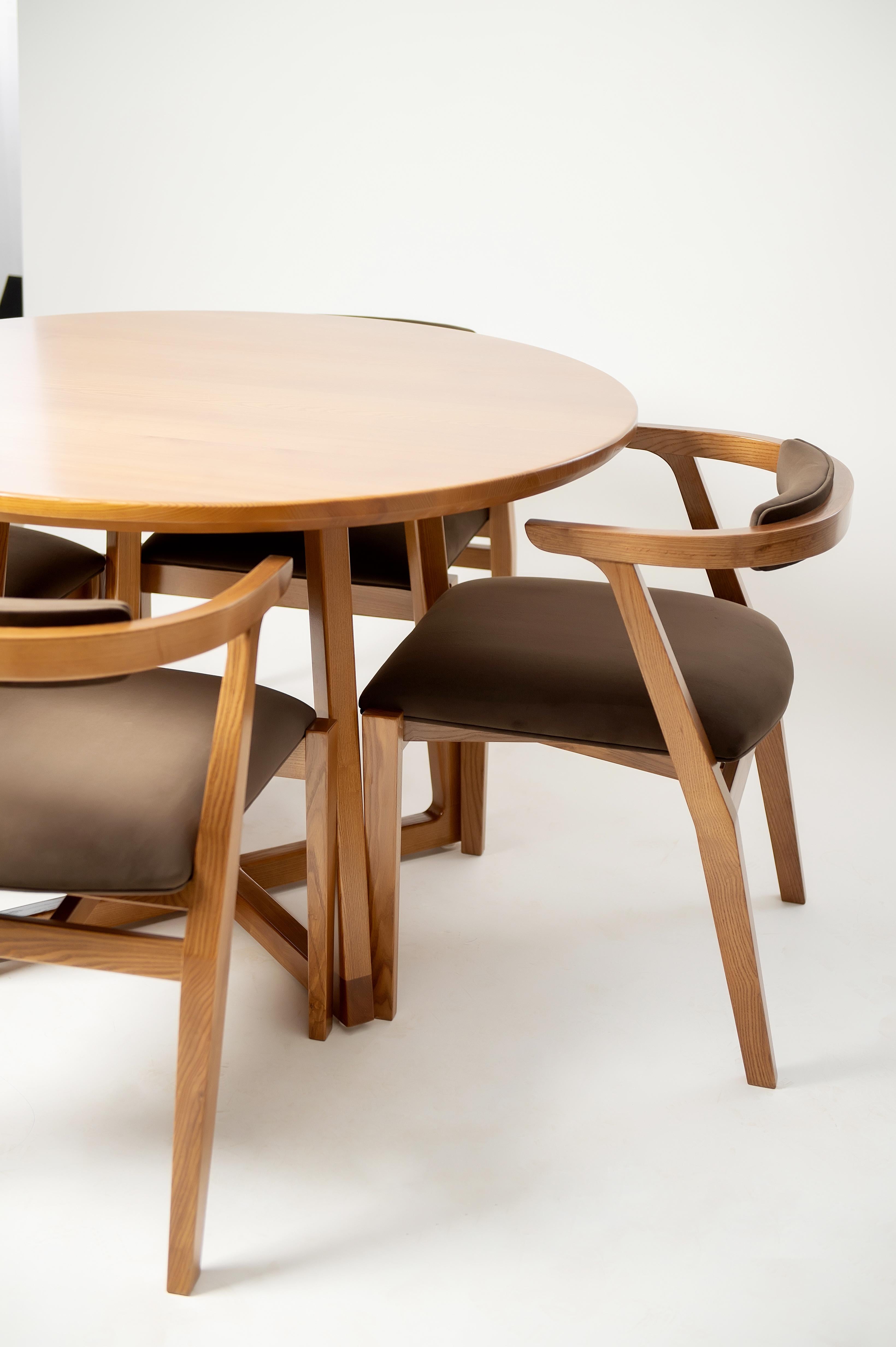 Light Brown Ash Solid Wood Round Dining Table For Sale 6
