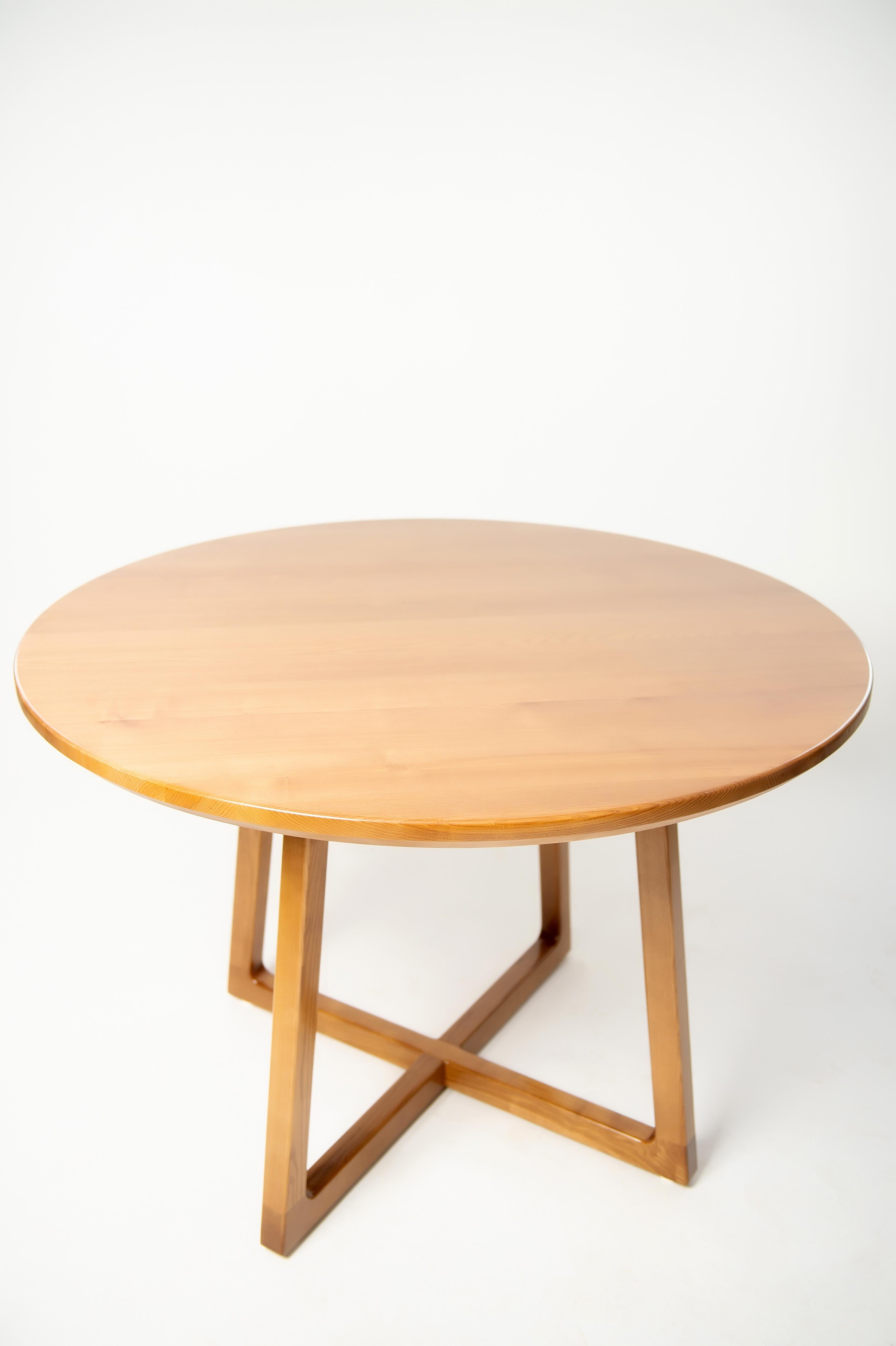 Moldovan Light Brown Ash Solid Wood Round Dining Table For Sale