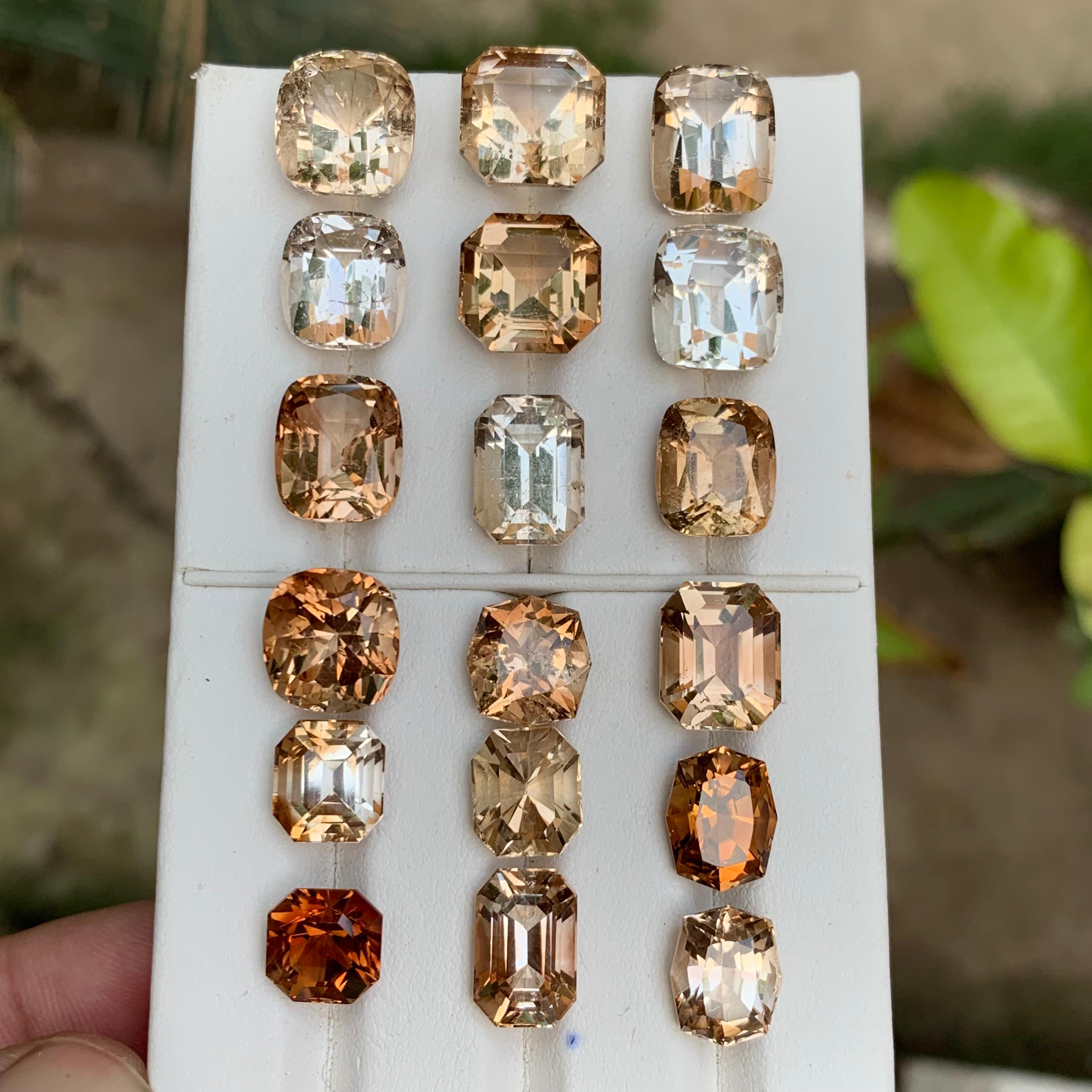 Topazio naturale chiaro e marrone sciolto lotto di gemme 139,39 ct con taglio a cuscino Jewell in vendita 5