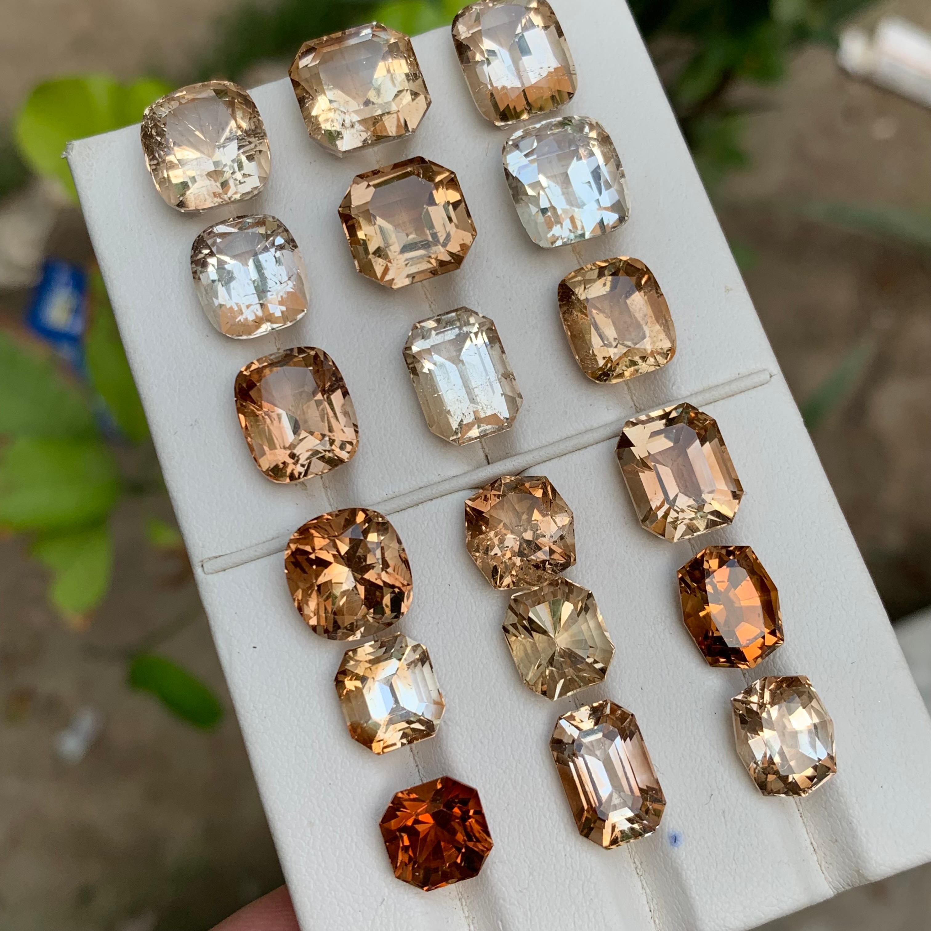 Topazio naturale chiaro e marrone sciolto lotto di gemme 139,39 ct con taglio a cuscino Jewell in vendita 7