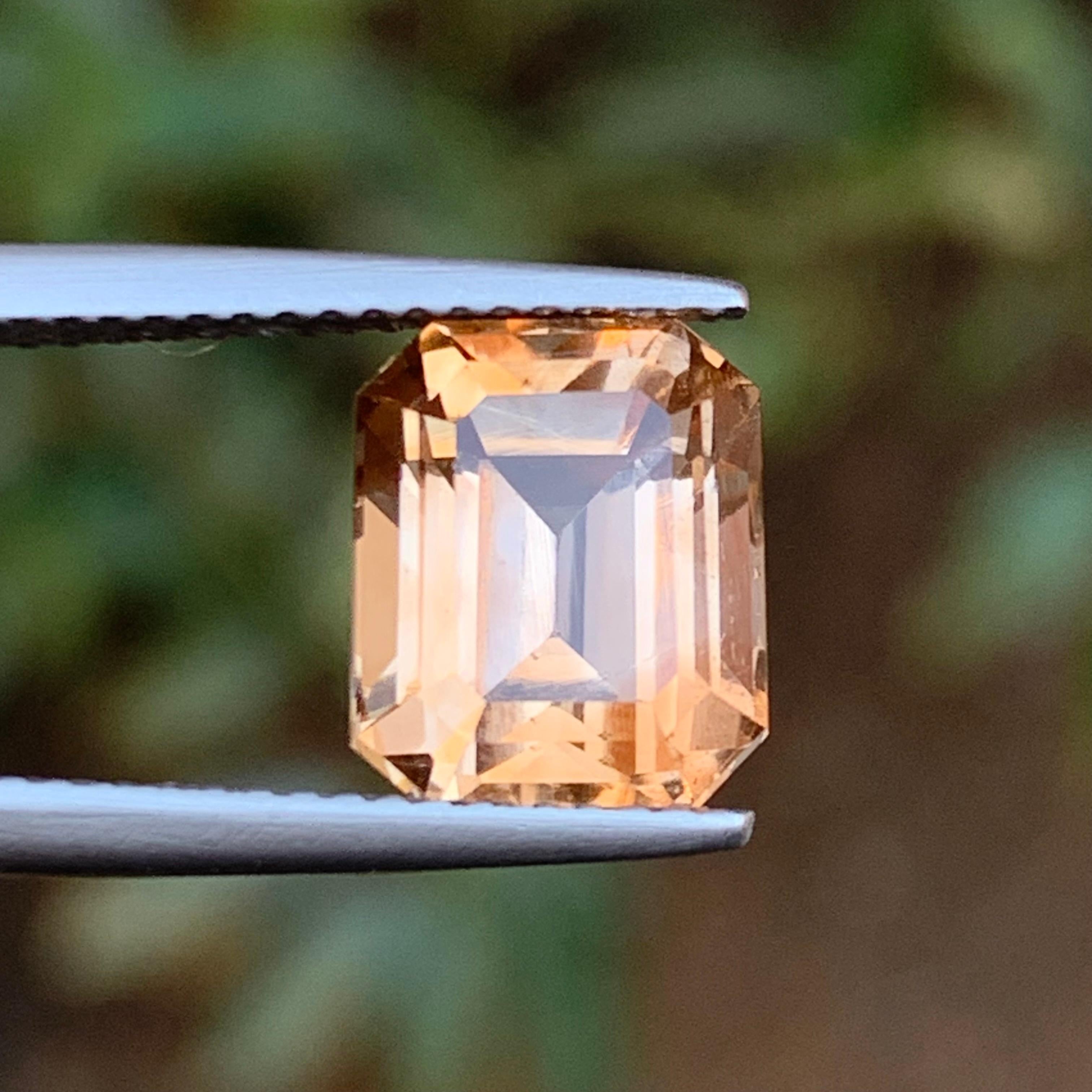 Light Brown Natural Topaz Ring, Pendant Loose Gemstone 4.95 Ct Step Emerald Cut For Sale 3