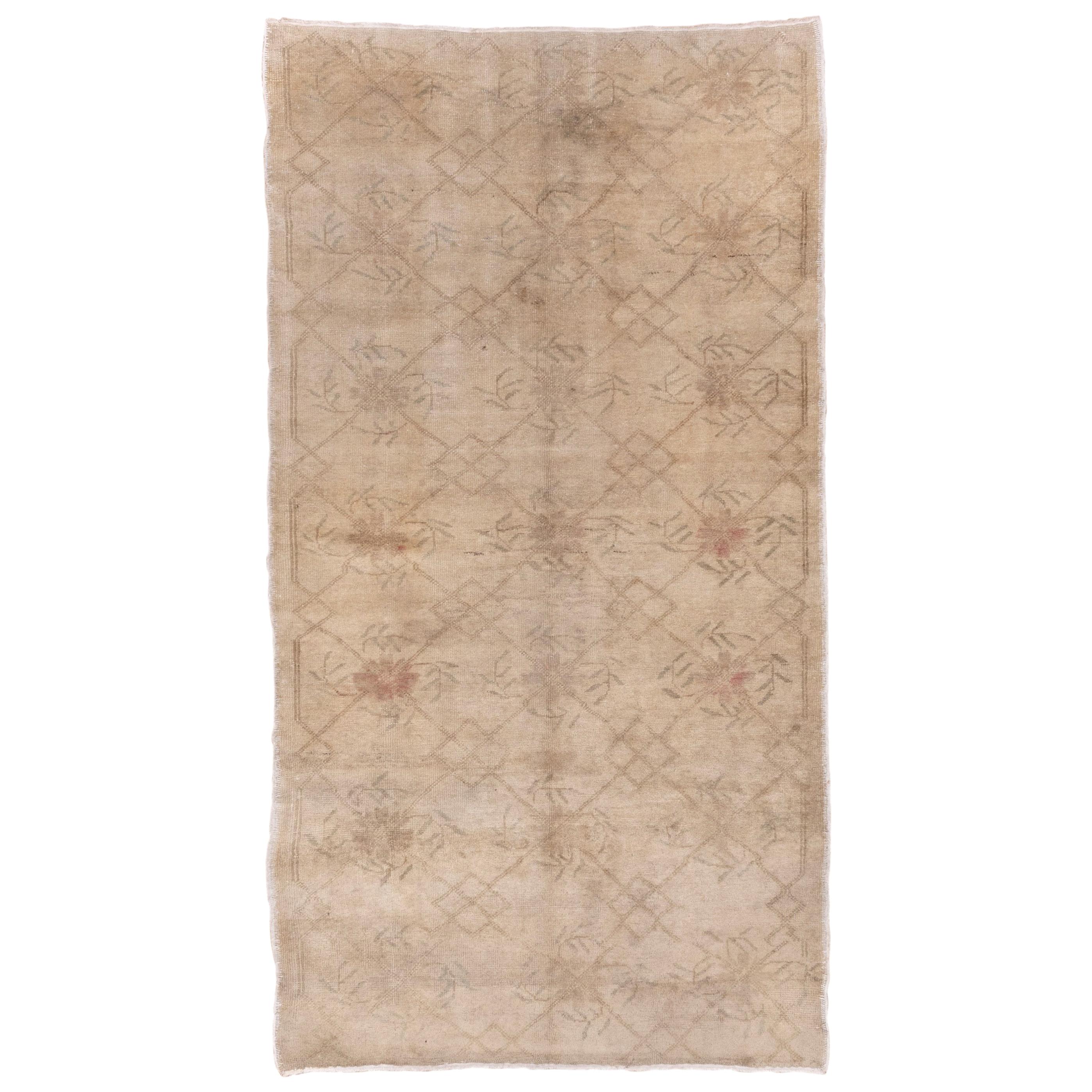 Hellbrauner Oushak-Teppich, Mitte des Jahrhunderts