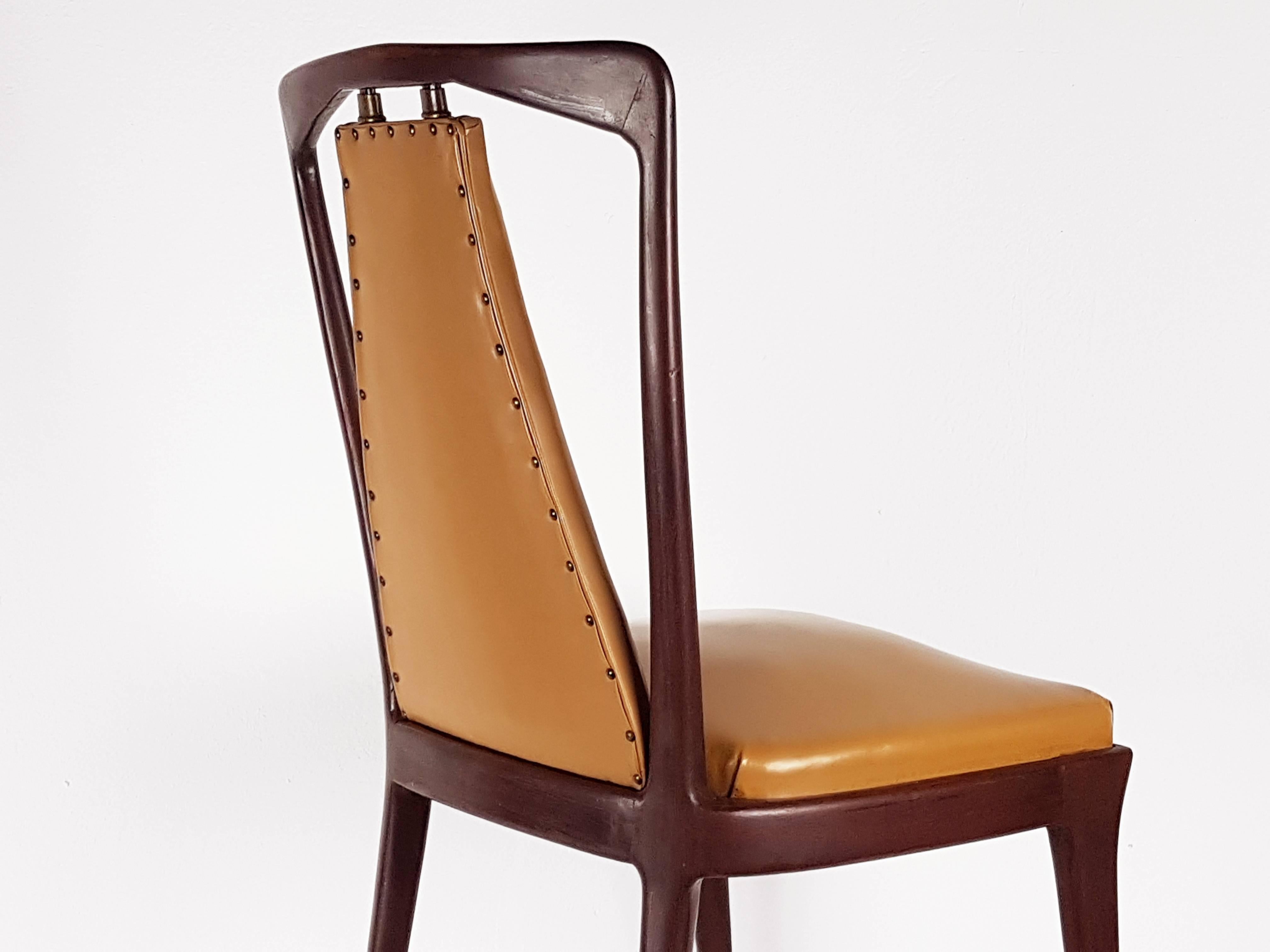 6 Light-Brown Skai and Wood 1940s Dining Chairs in the Style of Osvaldo Borsani In Good Condition In Varese, Lombardia