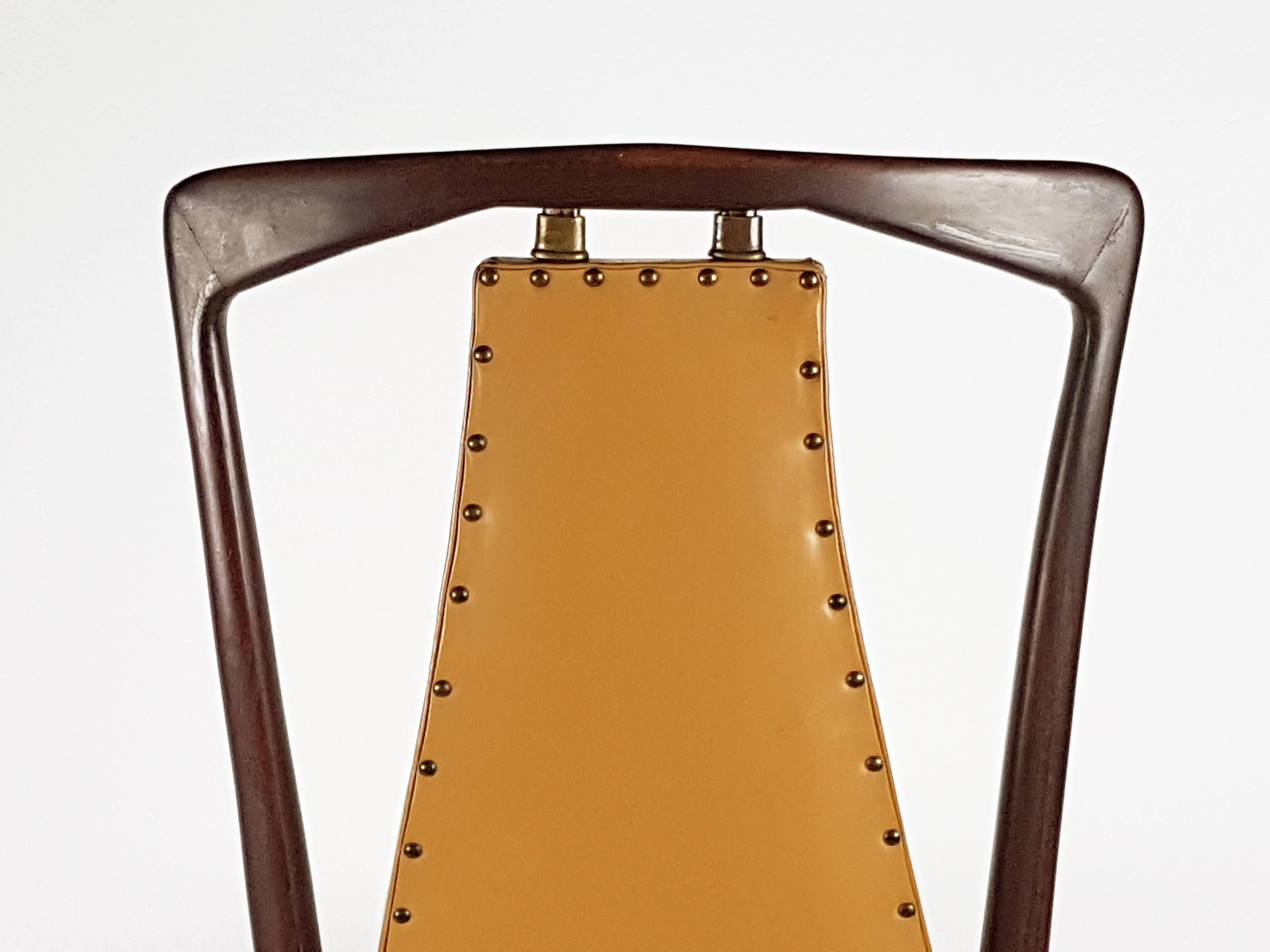 Mid-20th Century 6 Light-Brown Skai and Wood 1940s Dining Chairs in the Style of Osvaldo Borsani