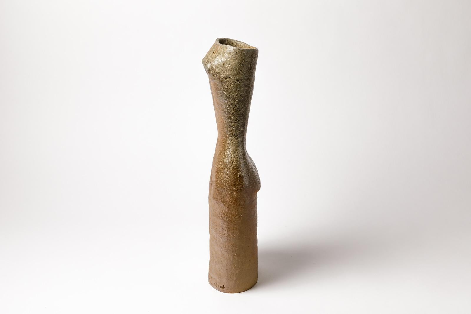 Light Brown Stoneware Figurative Ceramic Vase by Martin Hammond, 1975 In Excellent Condition In Neuilly-en- sancerre, FR