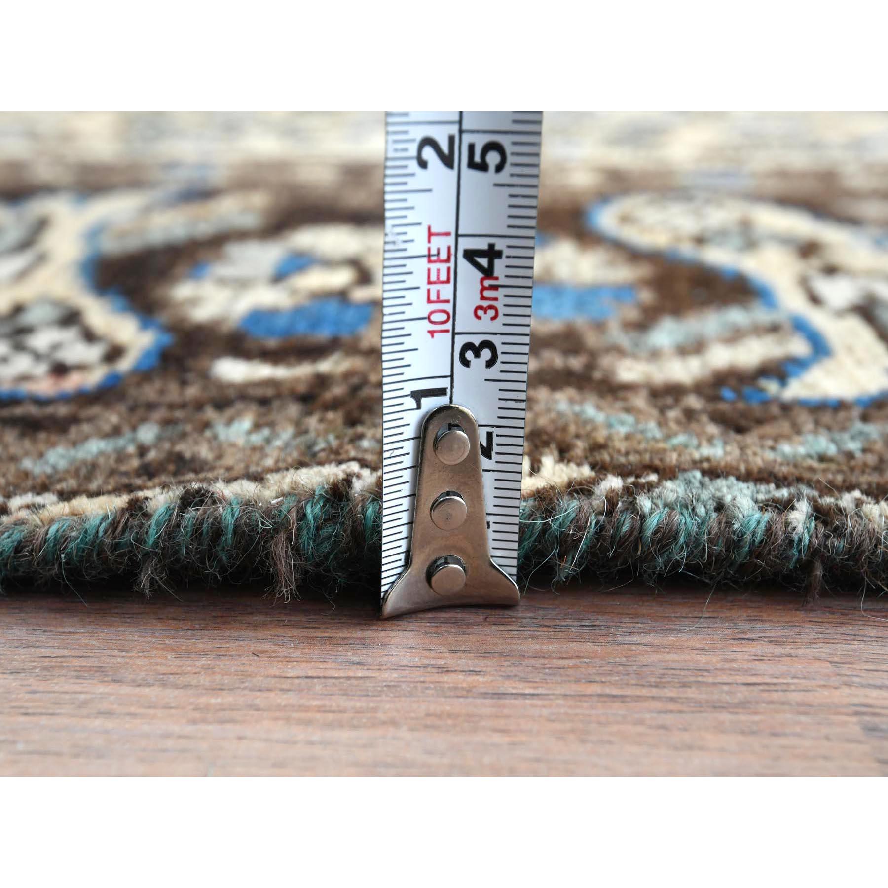 Tapis persan vintage Hamadan marron clair, en laine usée à la main et vieillie, noué à la main Bon état - En vente à Carlstadt, NJ