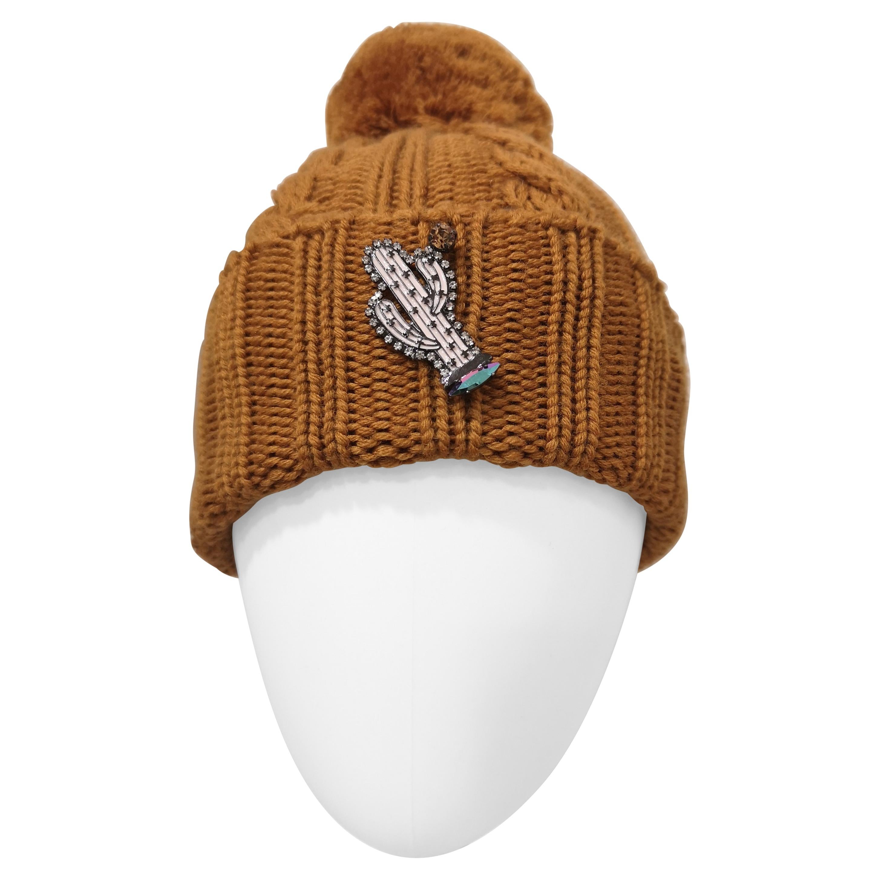 Light brown wool cactus brooch hat