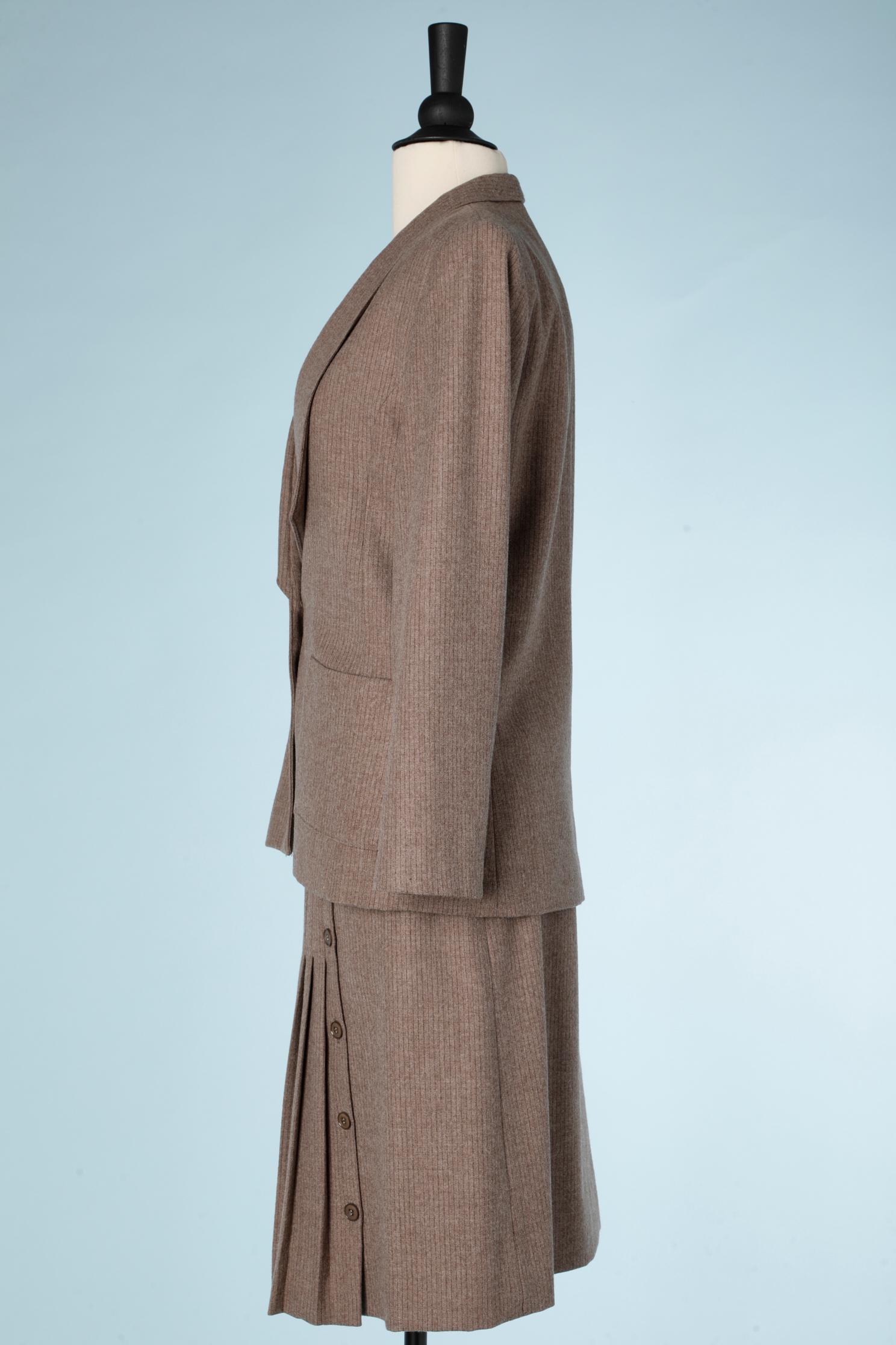Tailleur jupe en laine marron clair à rayures fines Hanae Mori  en vente 1