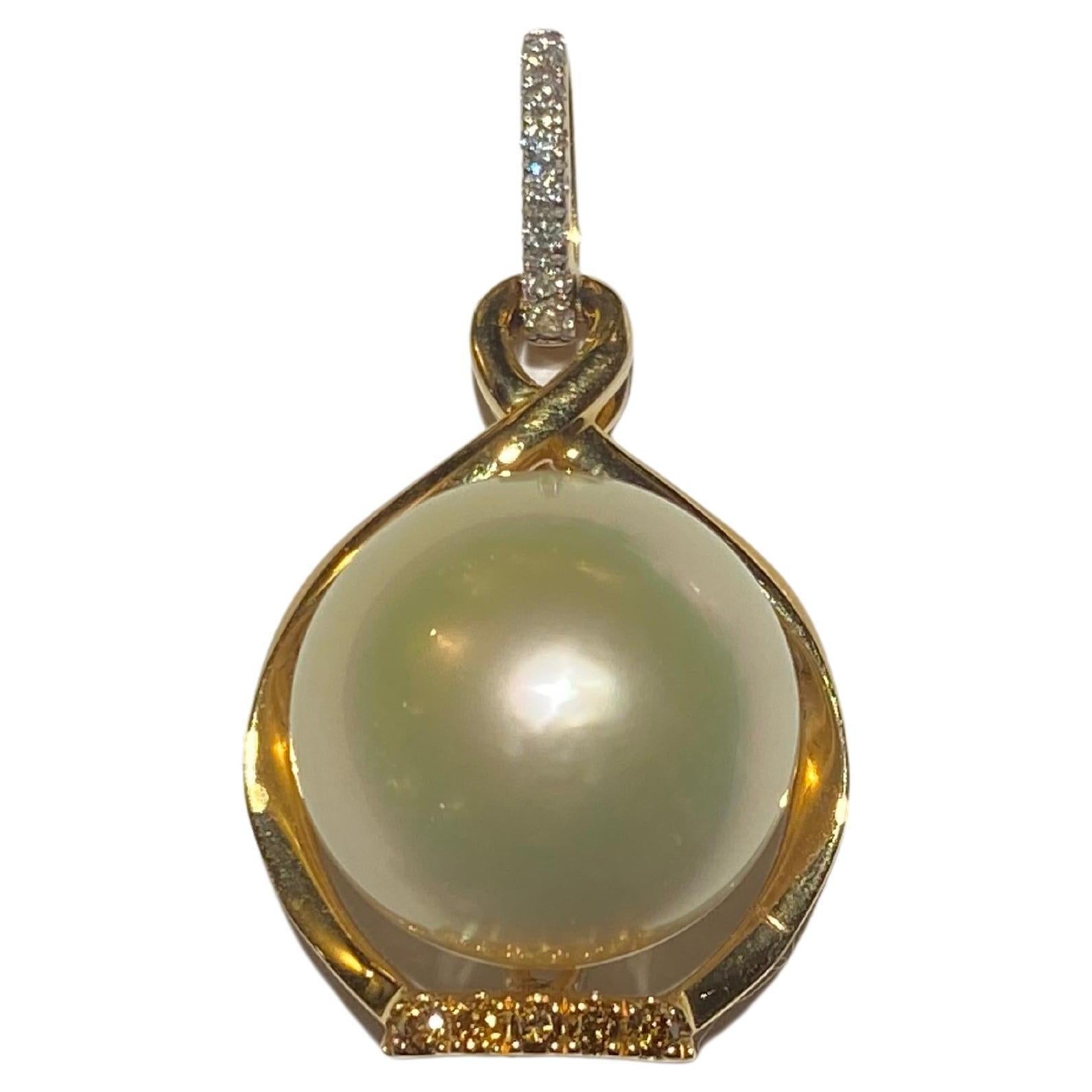 Light Champagne Colour South Sea Pearl and Diamond Pendant in 18k Yellow Gold