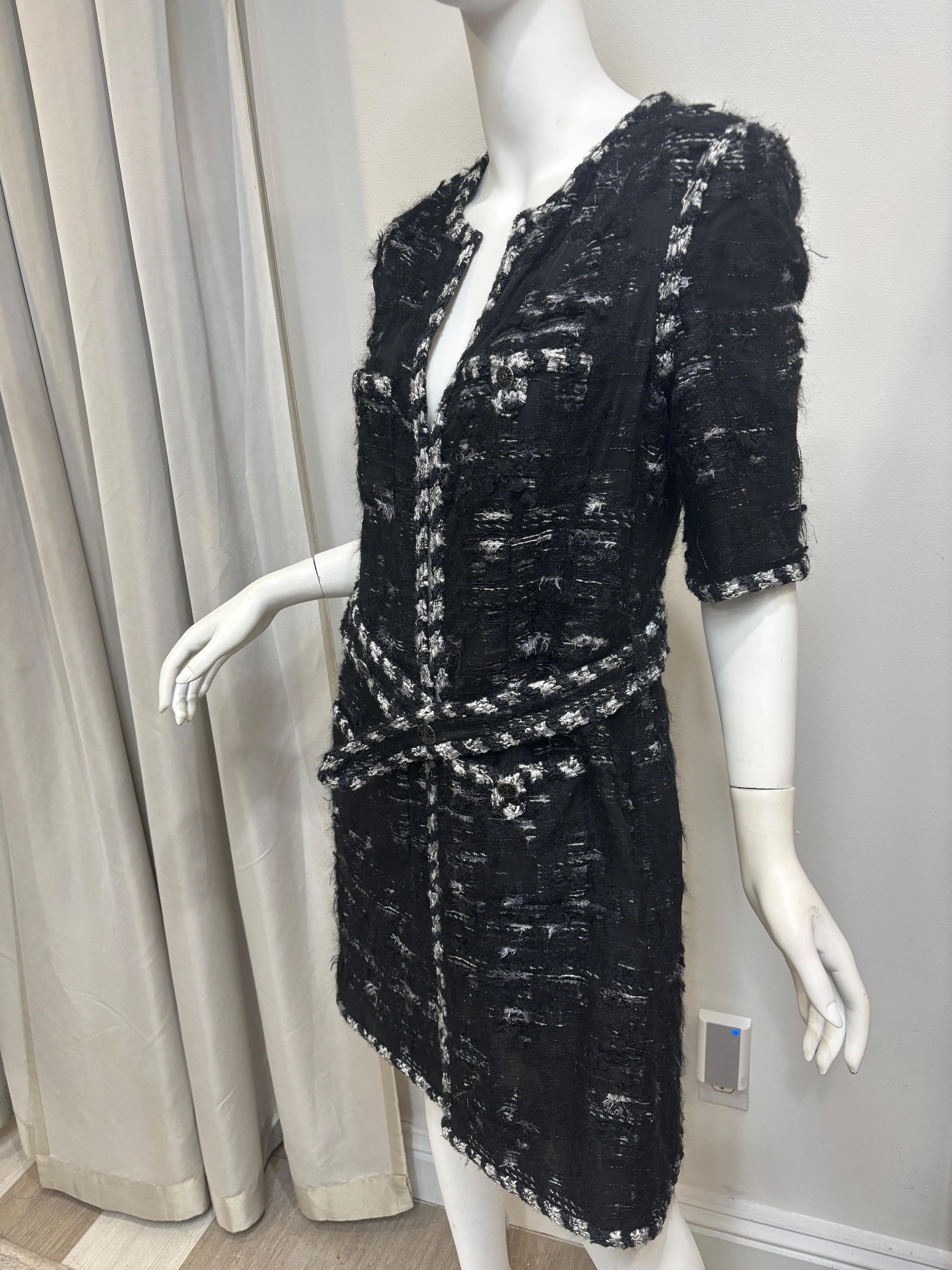 Chanel Veste à manches courtes claire, taille 42 Bon état - En vente à Bernardsville, NJ