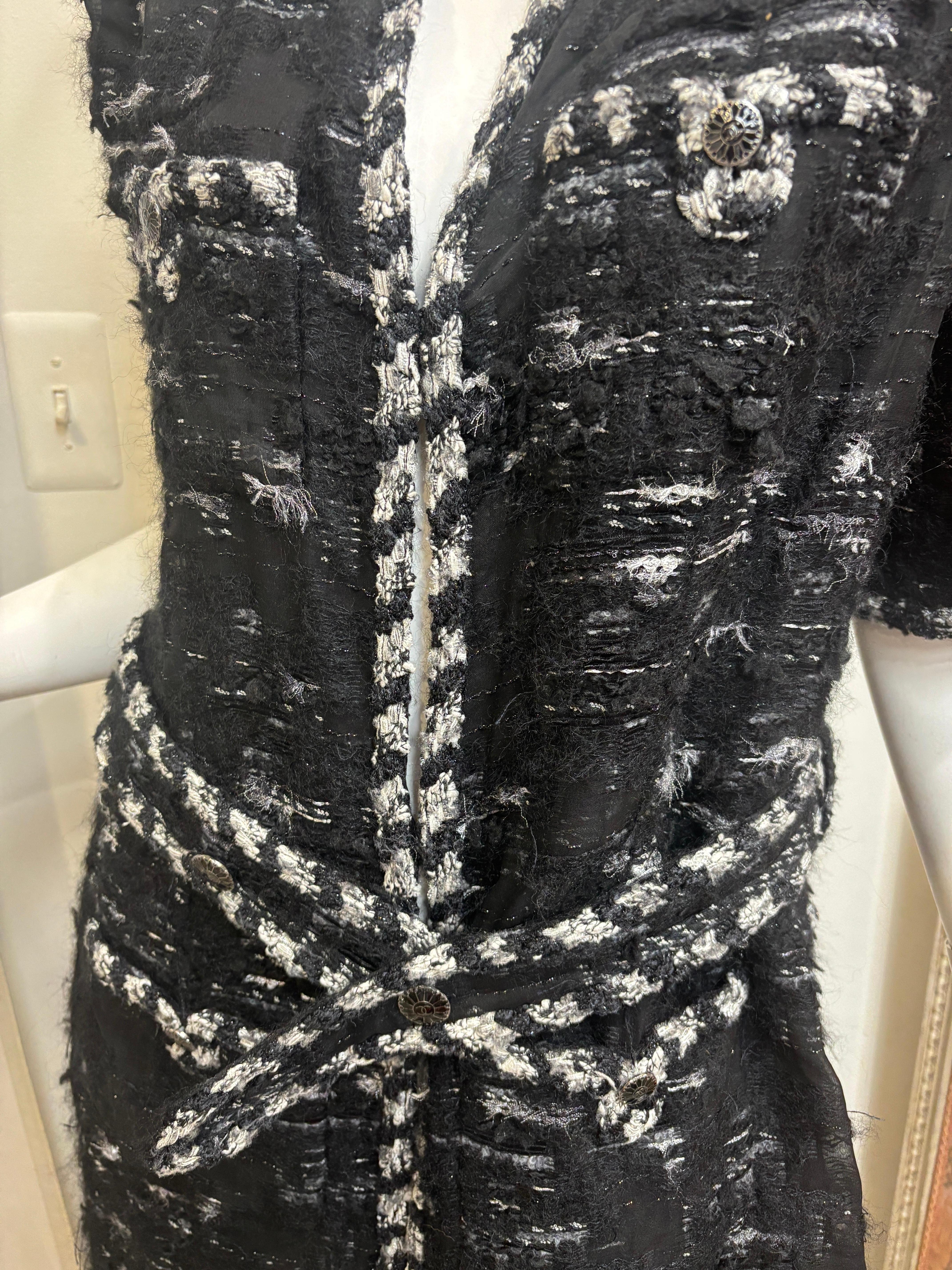 Chanel Veste à manches courtes claire, taille 42 en vente 2