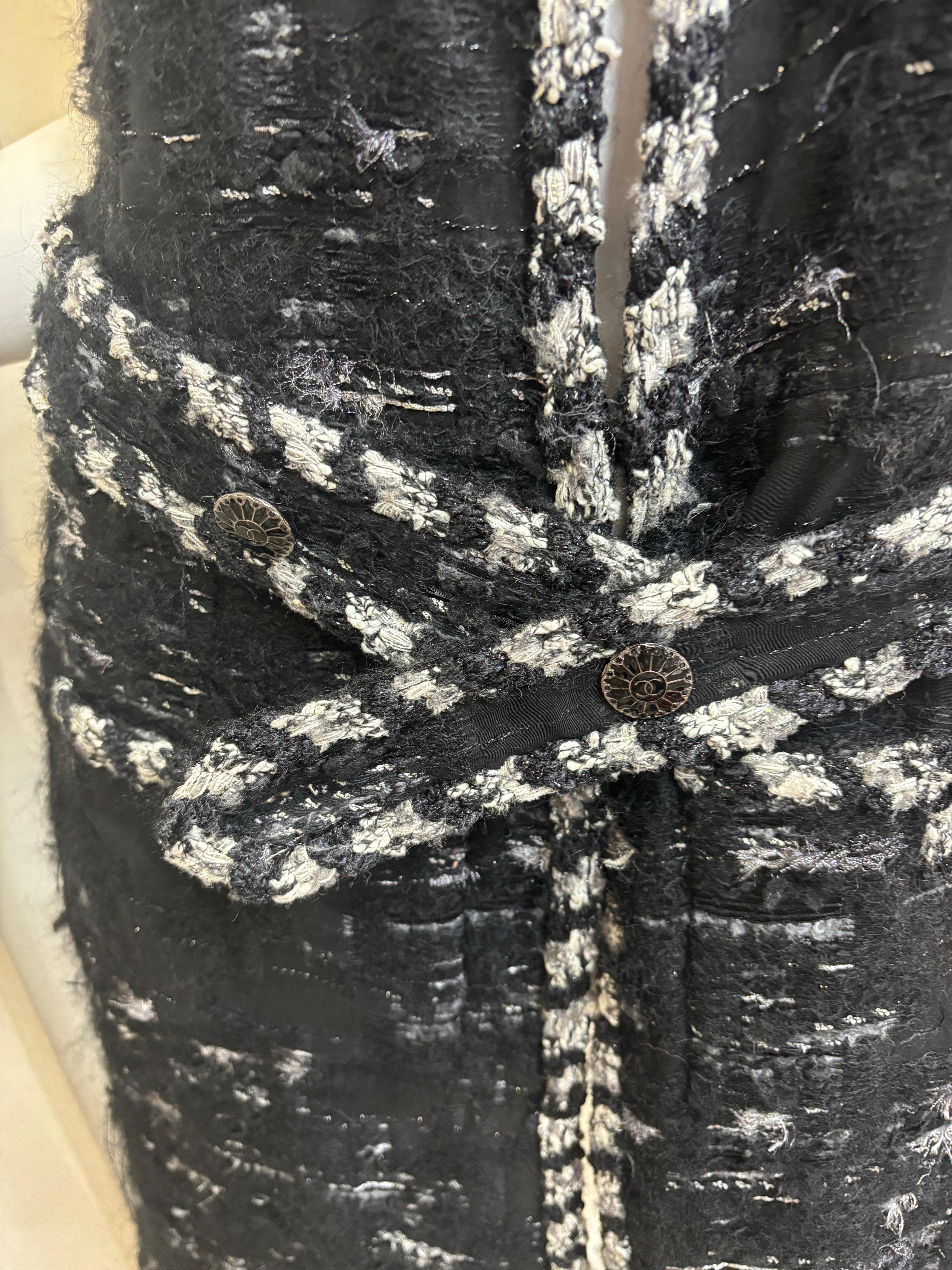 Chanel Veste à manches courtes claire, taille 42 en vente 3