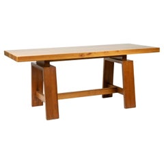 Scrivania in legno di ciliegio chiaro verniciato. 1970s