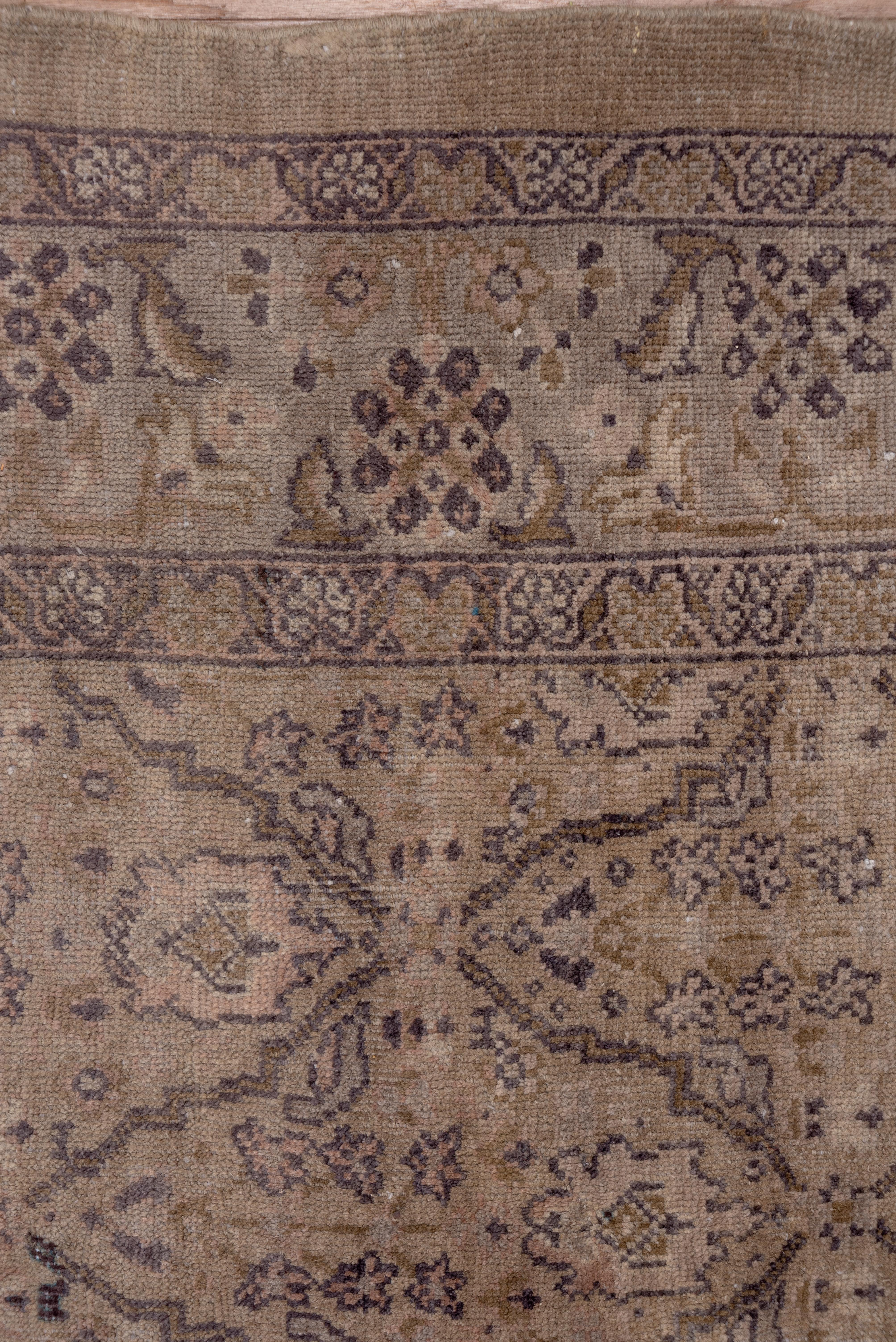 Neutral Turkish Sivas Carpet, Soft Palette, Circa 1920s In Excellent Condition For Sale In New York, NY