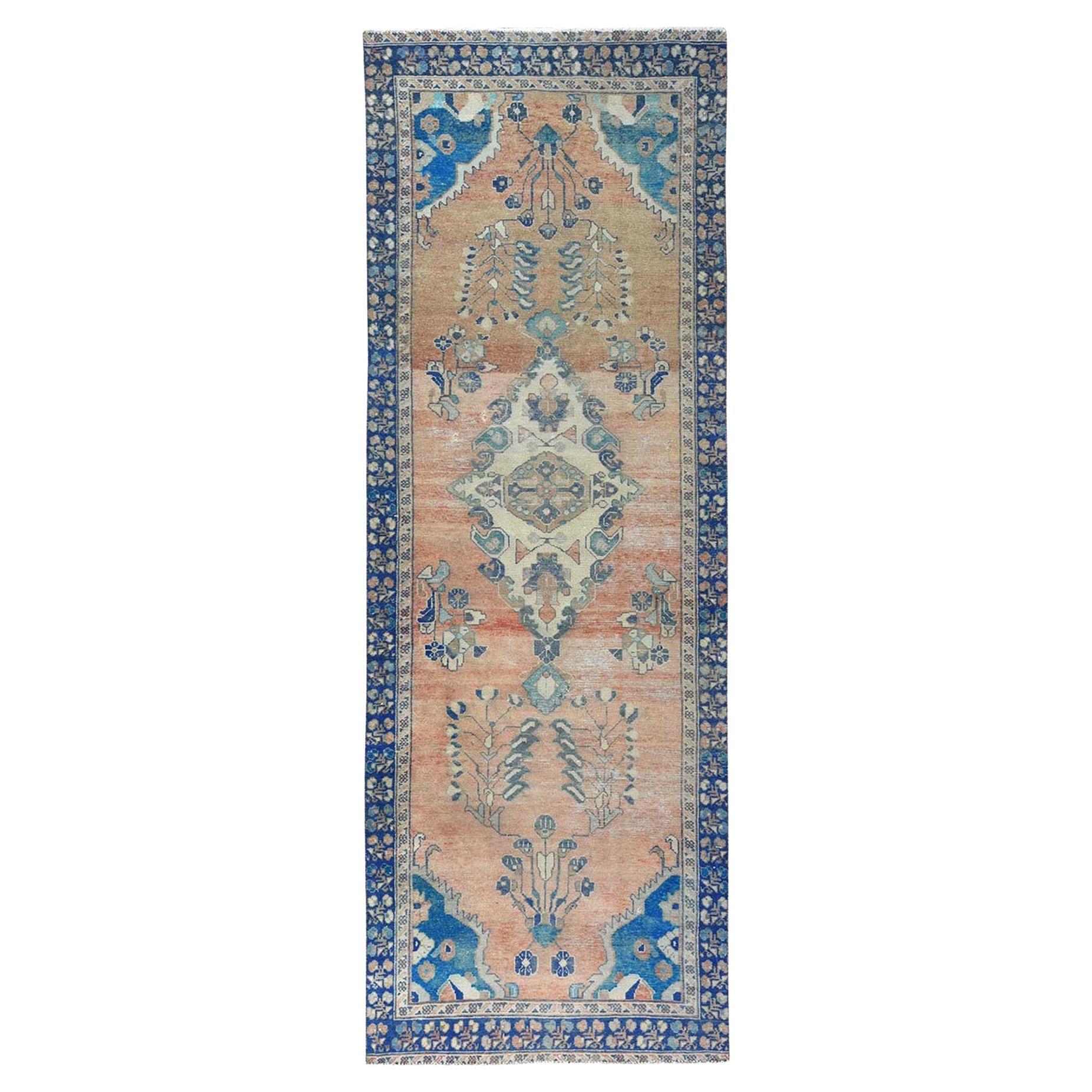 Hellkoralle böhmischer Vintage persischer handgeknüpfter Lilahan Abrash Teppich aus reiner Wolle