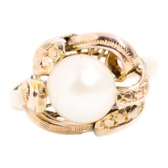 Light Cream Colour Akoya Pearl Vintage Solitaire Ring in 14 Carat Yellow Gold