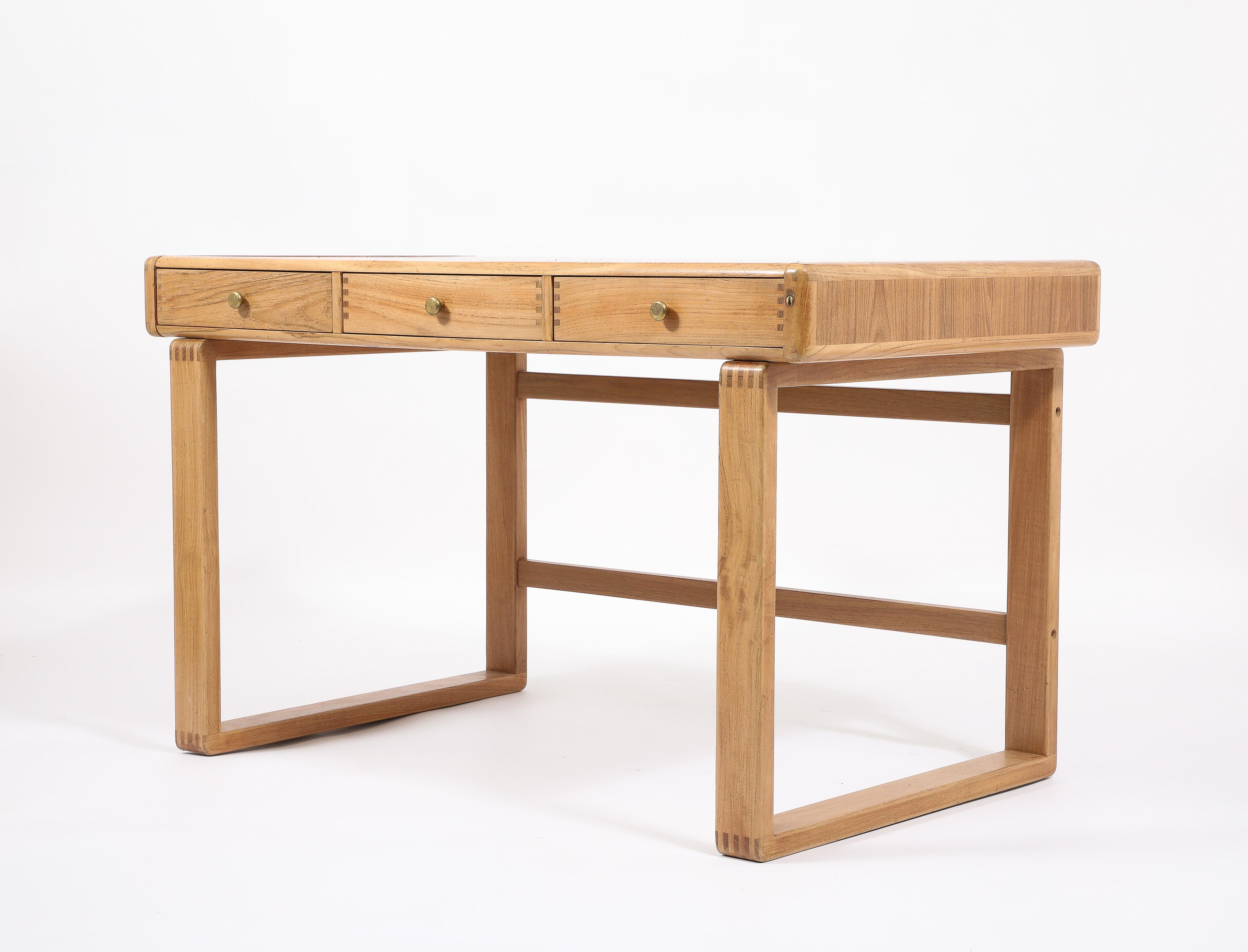 Light Danish Desk, Denmark 1950's For Sale 3