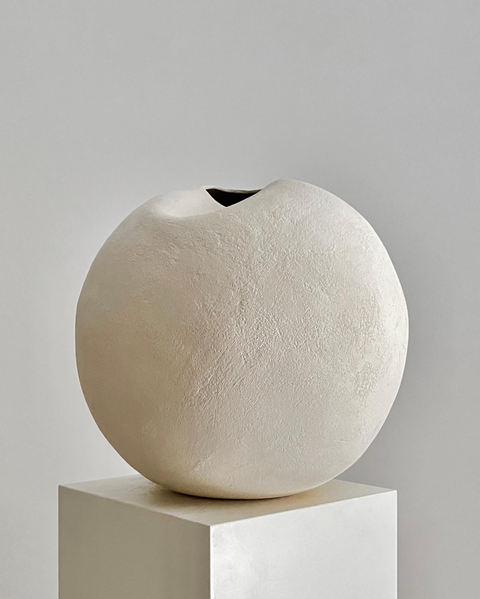 Post-Modern Light Fold Vessel by Laura Pasquino For Sale