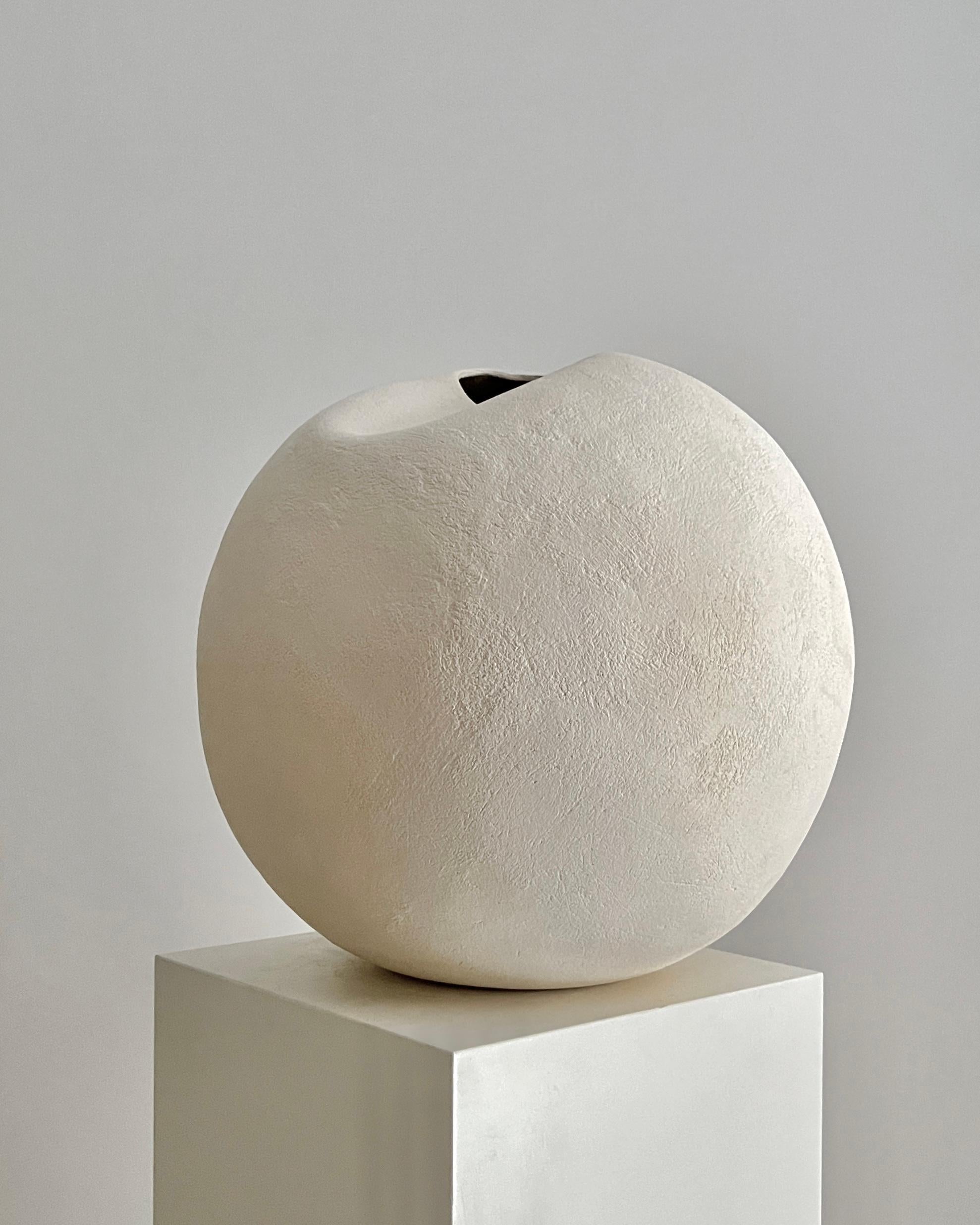 Dutch Light Fold Vessel by Laura Pasquino For Sale